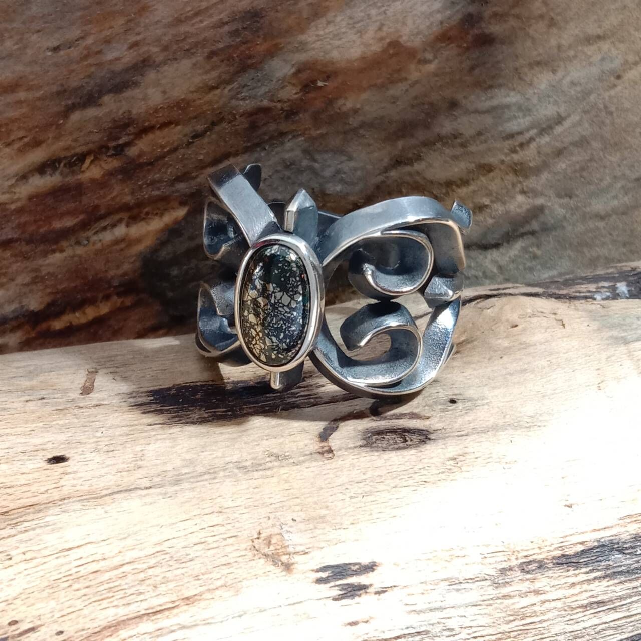 *Black Venom Jewelry- Freedom & Prayer 雙心花戒鑲Morenci II松石