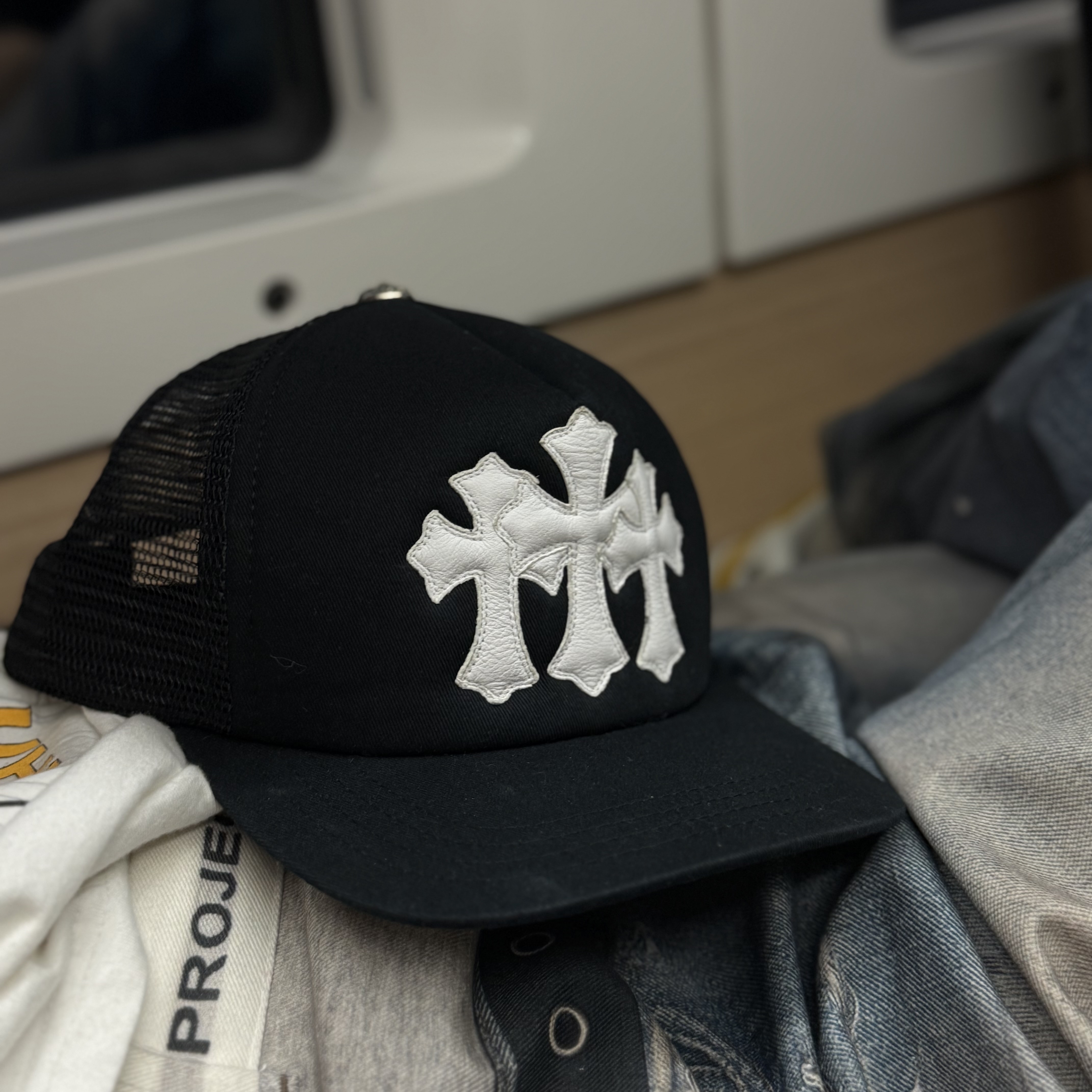 Chrome Hearts Cemetery Trucker Hat 'Black' 三十字 貼皮 卡車帽
