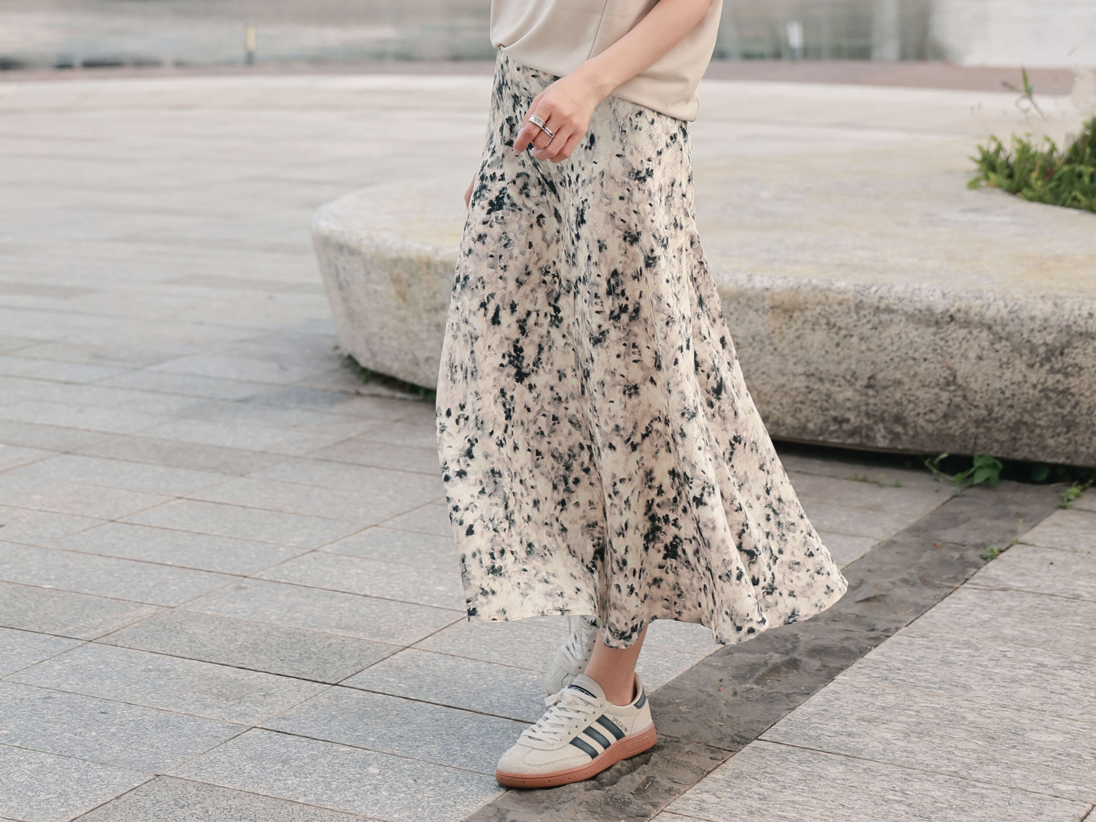 Graphic Printed Silk-Blend Midi Skirt_SK254L07