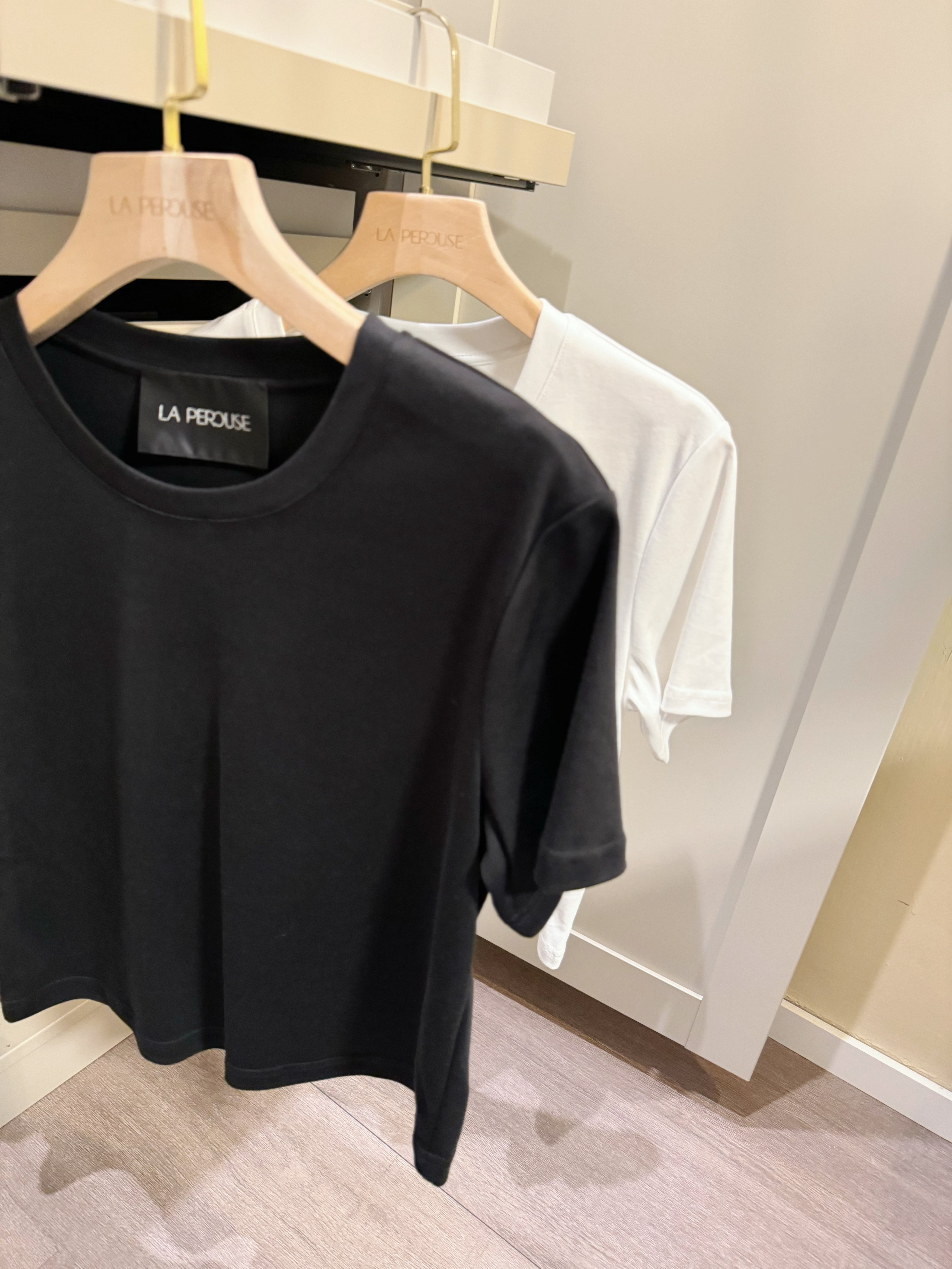 Boxy-Fit Waist-Length Tee_TP253L05