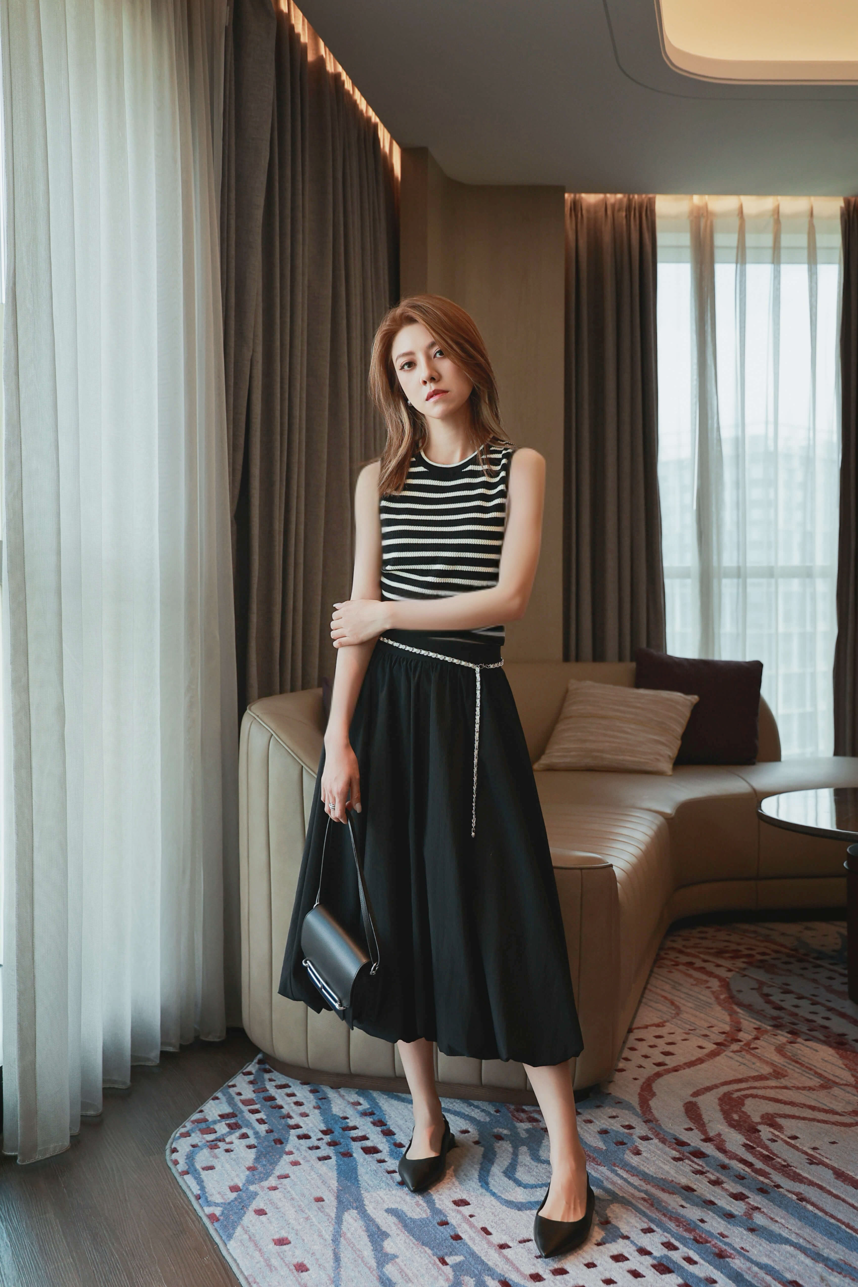 Contrast Stripe Cropped Sleeveless Top_TP254L18