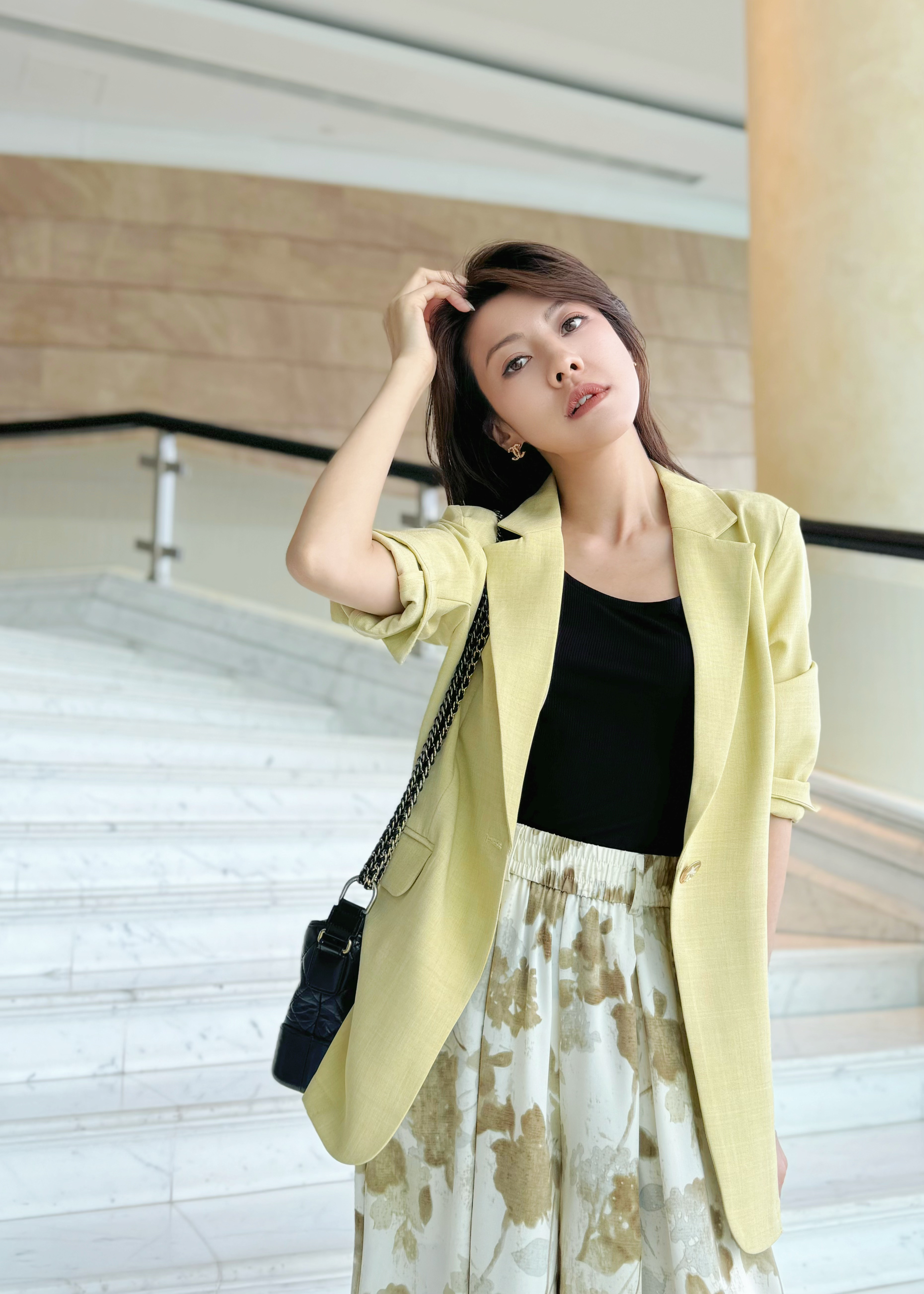 Three-Quarter Sleeve Single-Breasted Blazer_BZ245L06