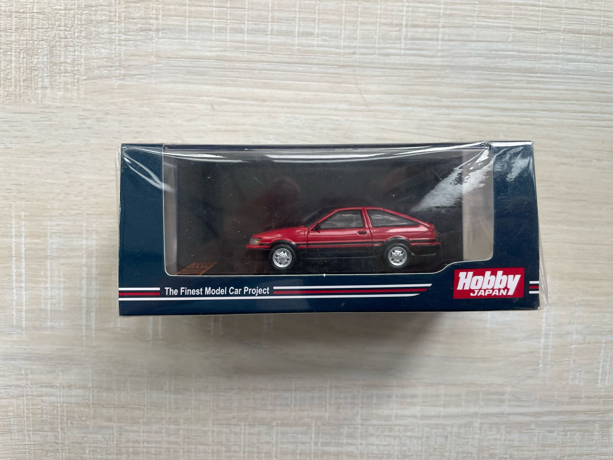 HOBBY JAPAN TOYOTA COROLLA LEVIN AE86 3 DOOR GT APEX 1983 RED/BLACK