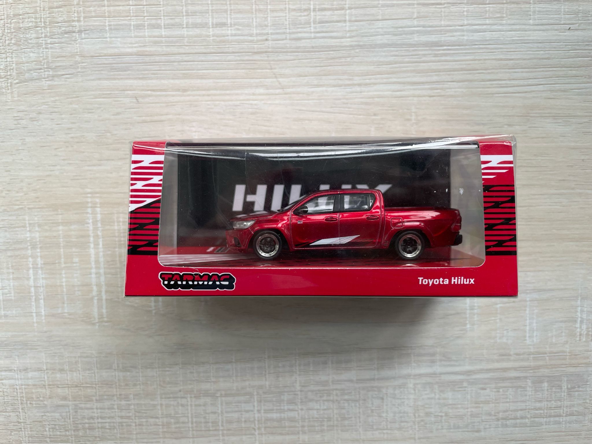 TARMAC TOYOTA HILUX RED
