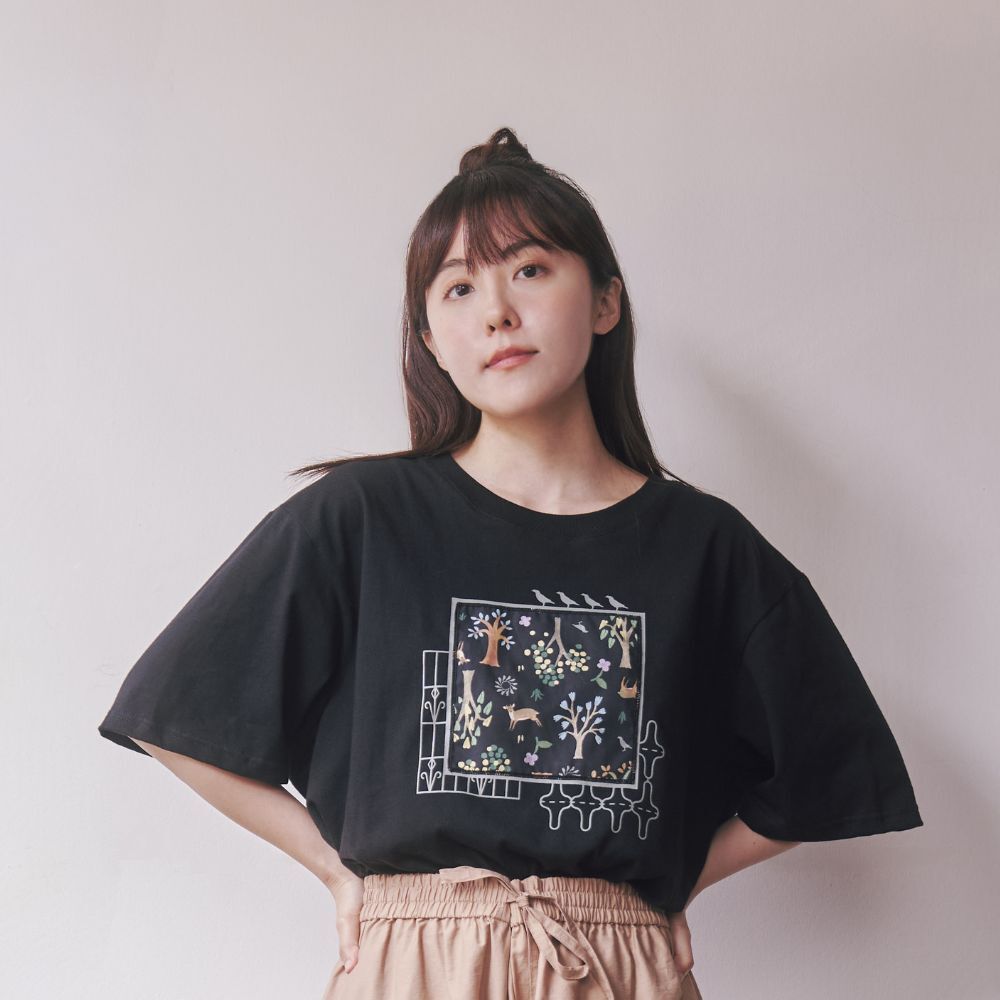 Frame T-Shirt/Formosan Muntjac in Mountains/Night/Black