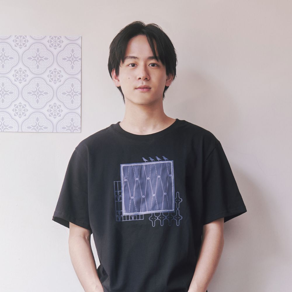 Frame T-Shirt/Old Iron Window Frame No. 3/Midnight Blue/Black