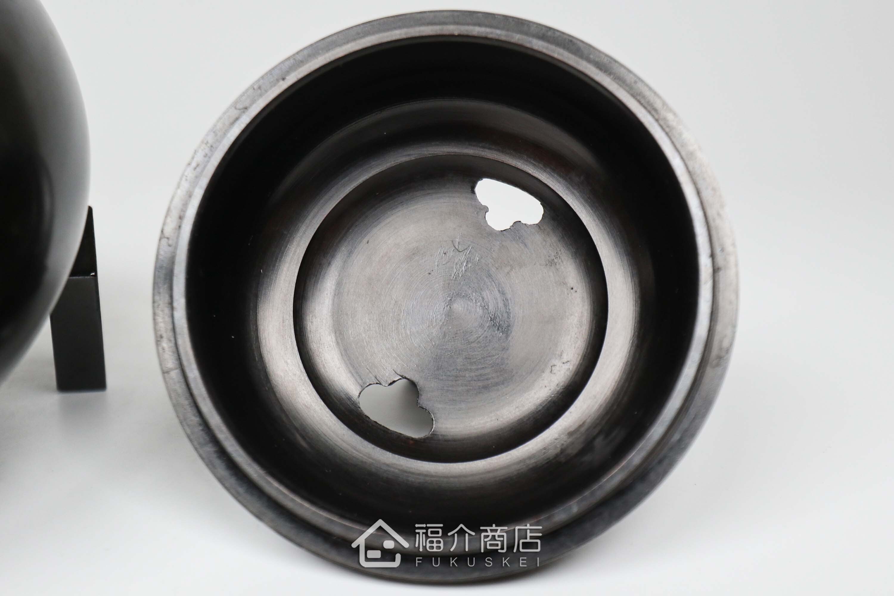 青銅材質的香爐