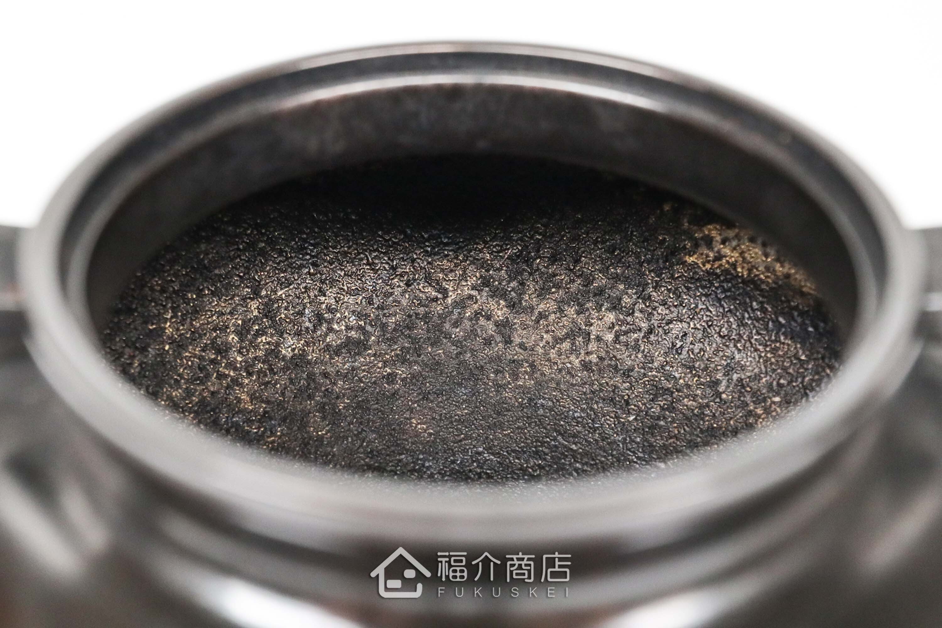 青銅材質的香爐