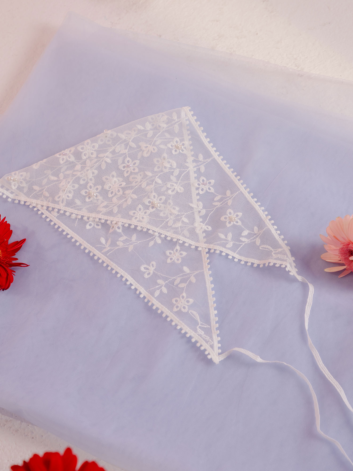 焦糖奶油派派。MUCHAT手作刺繡珠花綁帶頭巾