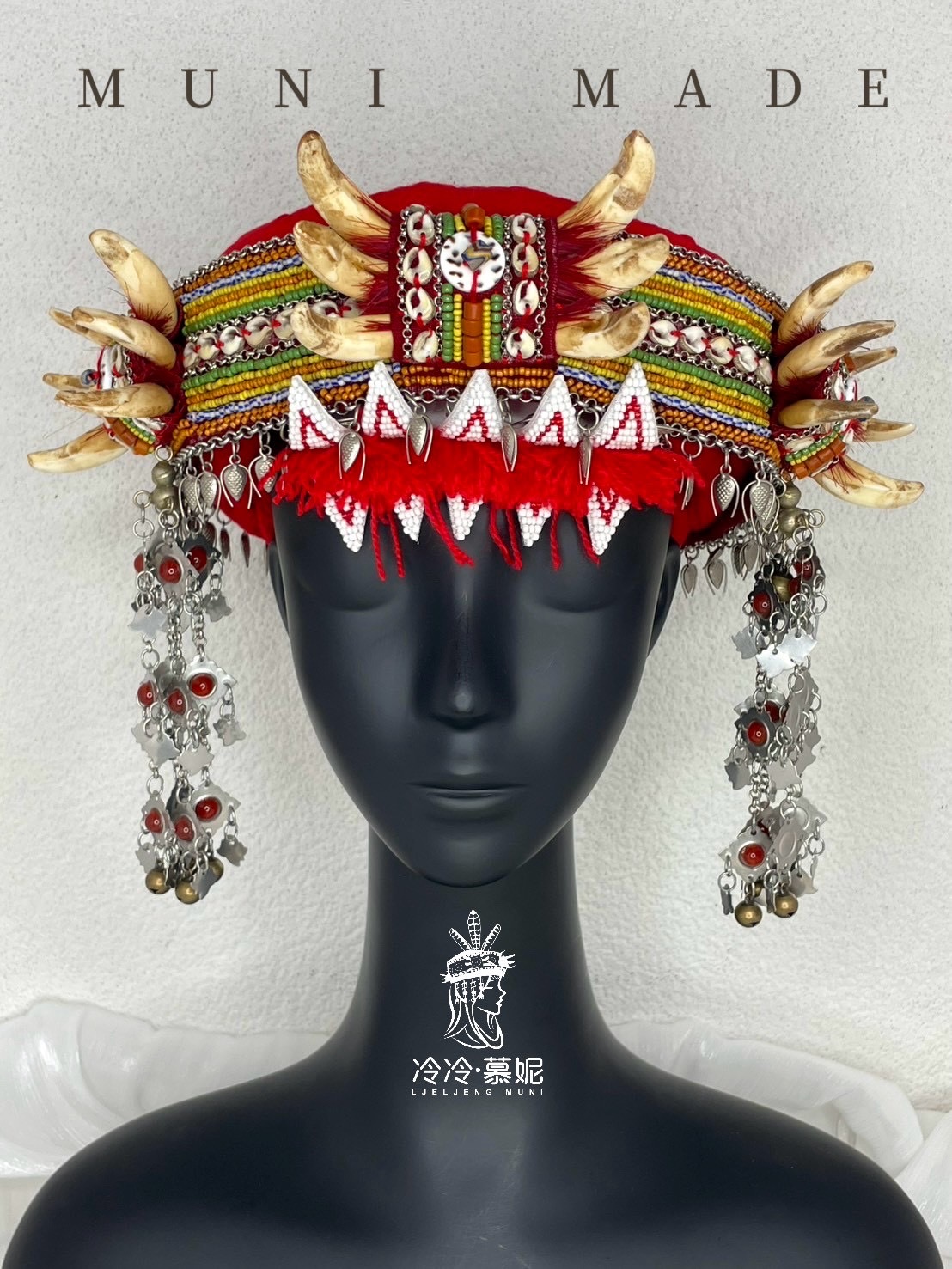 Muni-No.81貿易繡珠馬蹄貝大牙頭飾55cm