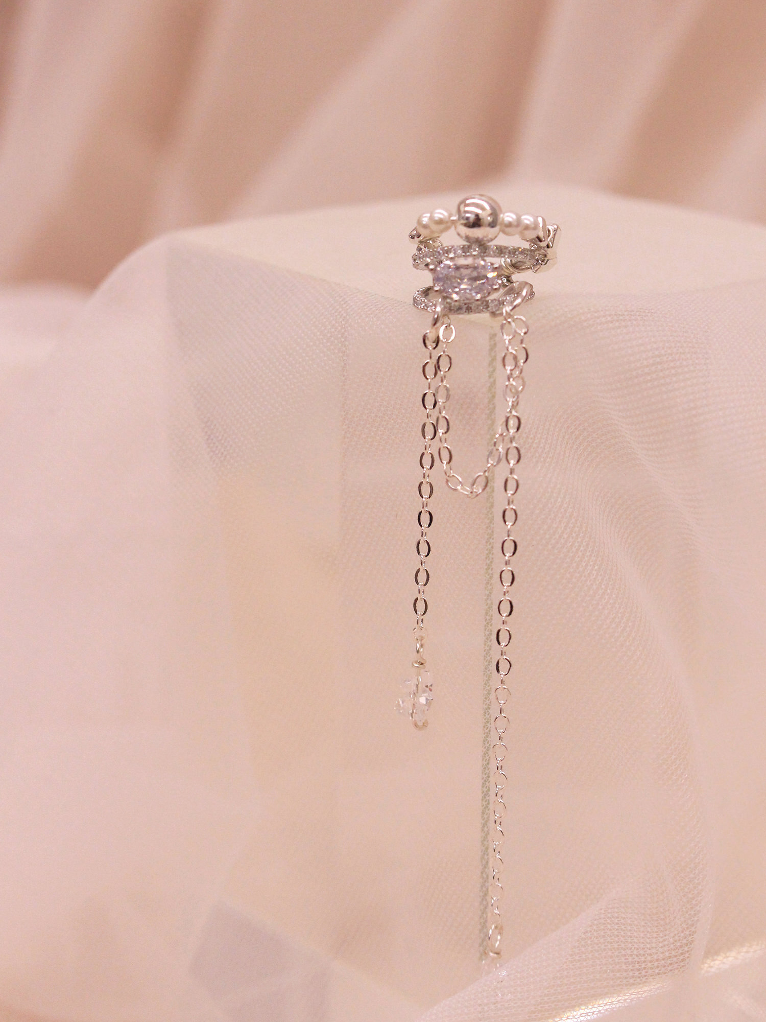 優雅芭蕾舞者。MUCHAT手作鋯石珍珠流蘇耳骨夾(單支)