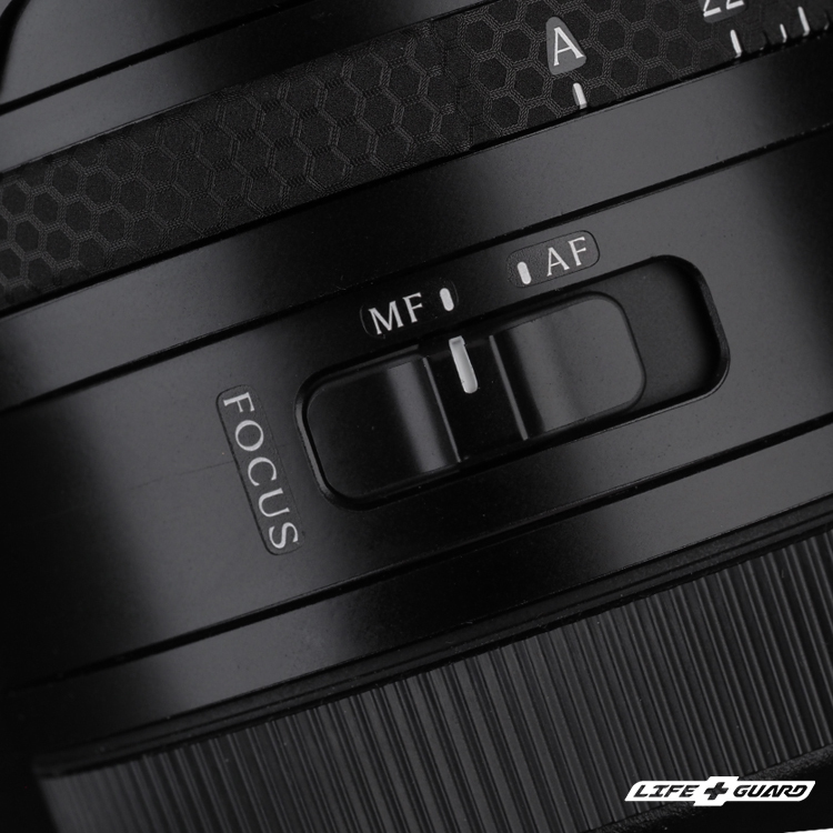 霧面黑貼膜質感，LIFE+GUARD 設計風格