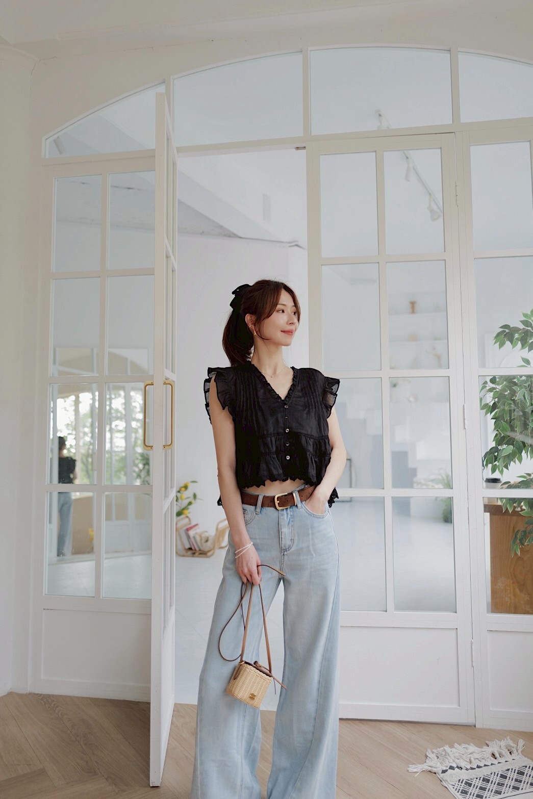 下擺荷葉V領上衣 GE18