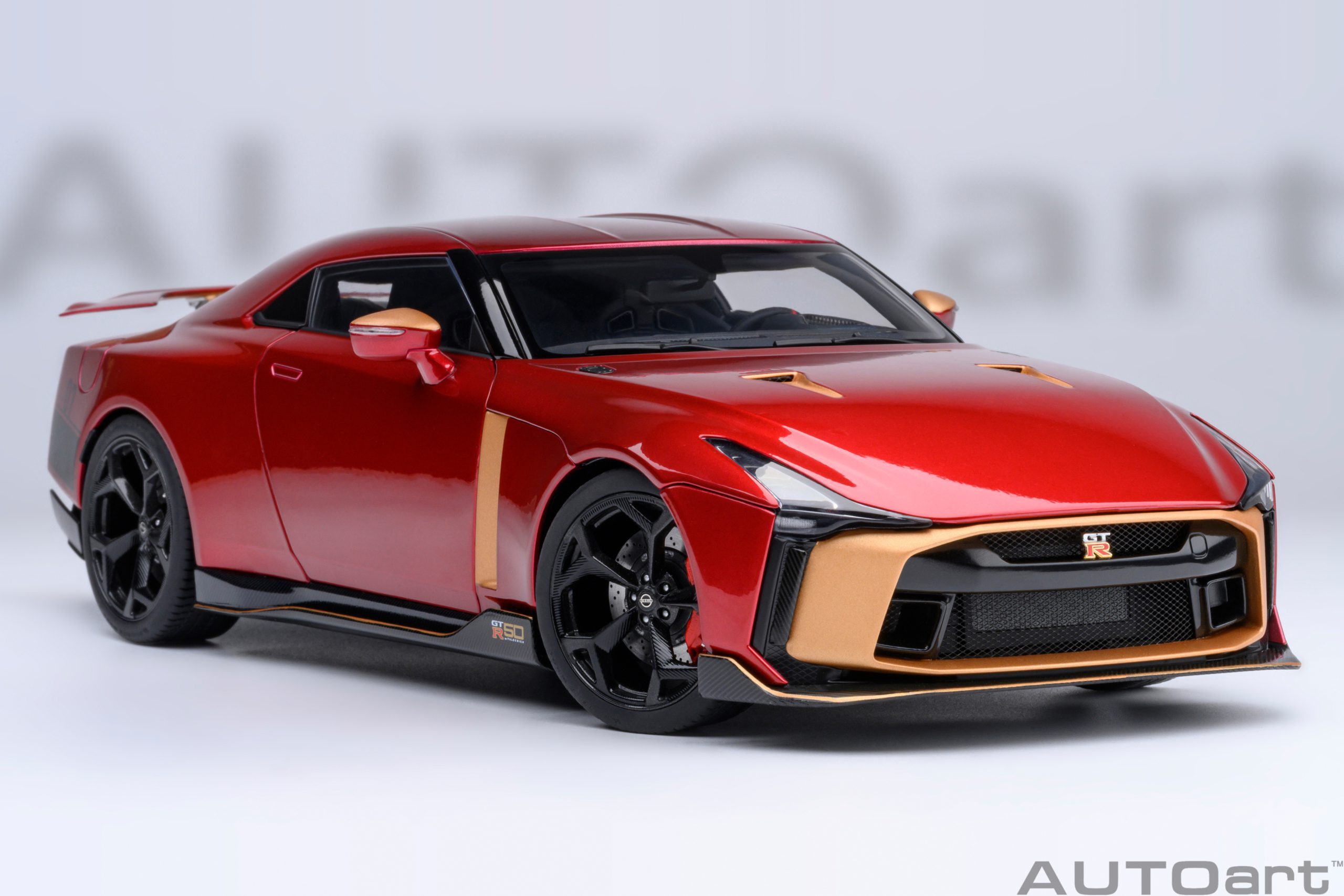 1/18 AUTOART  Nissan GT-R50 by Italdesign Metallic Red/ Gold (77514 )