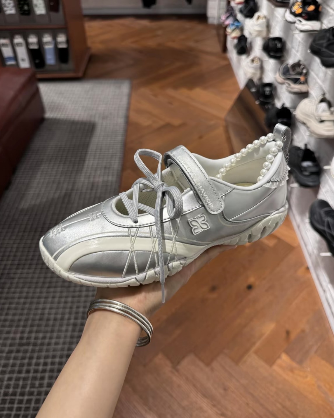 【預購】ANTA SNEAKERVERSE x THE EMPTY BEHAVIOR 芭蕾舞鞋 銀白色 122528813VS3