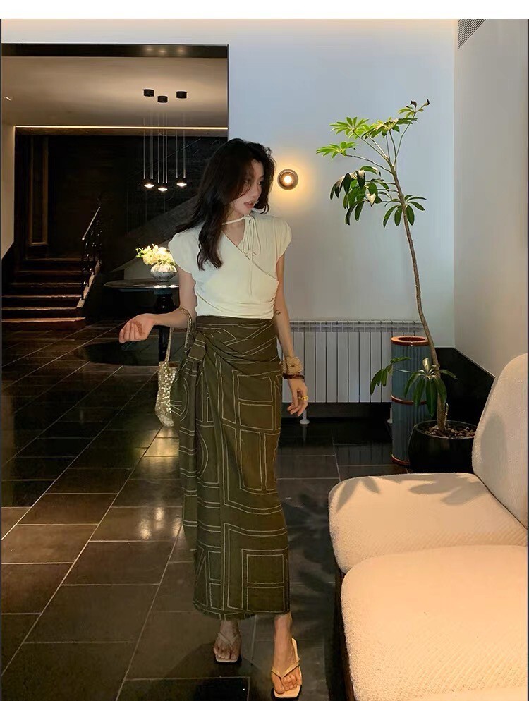 附玫瑰領巾造型V領半袖上衣S-L / 2色 (Elegant & Love)