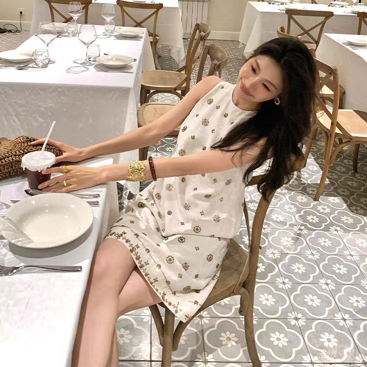 雲朵白細緻感串珠刺繡圓領無袖短洋裝S-L (Elegant & Love)