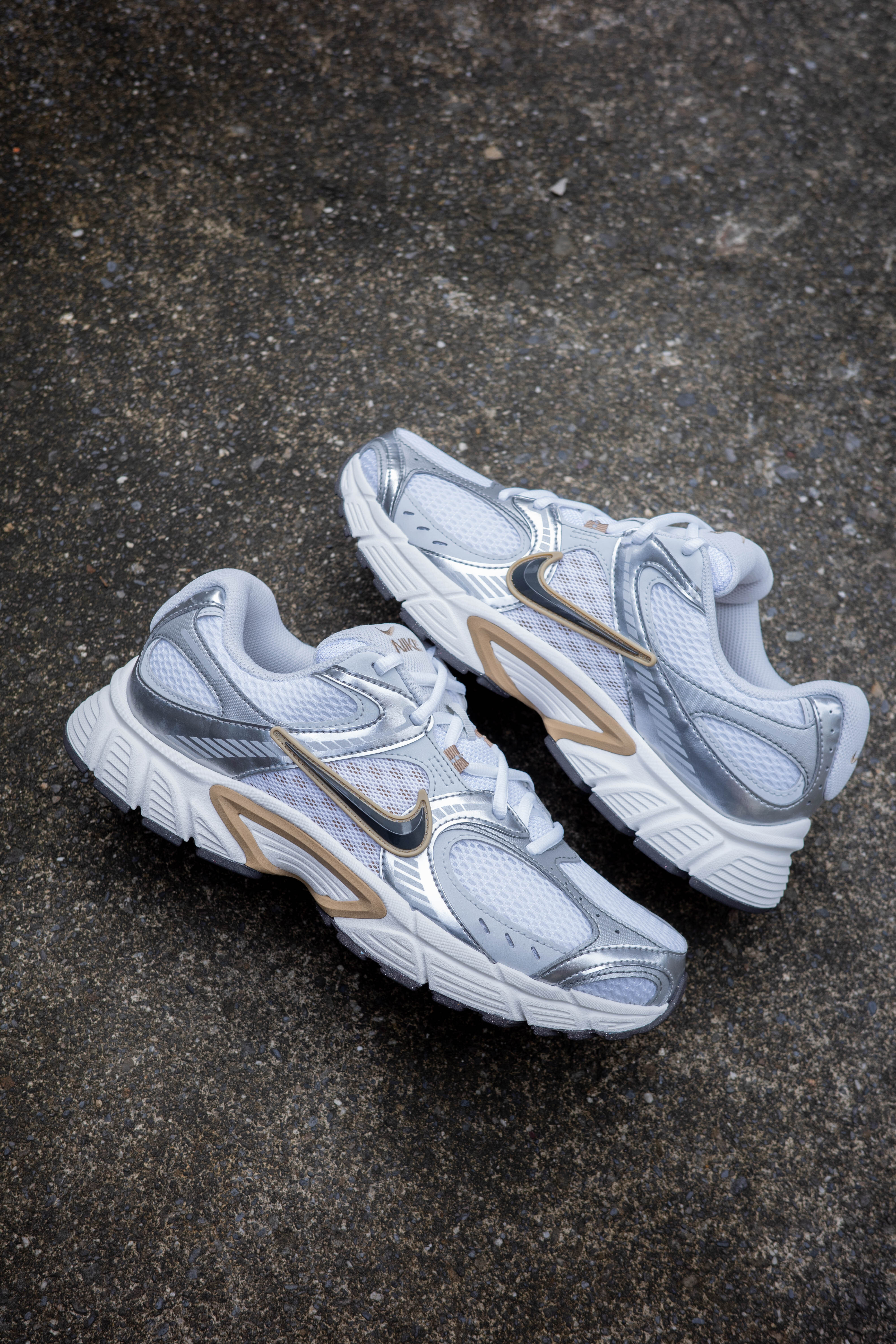 Nike V5 RNR 白金 hj5228-102