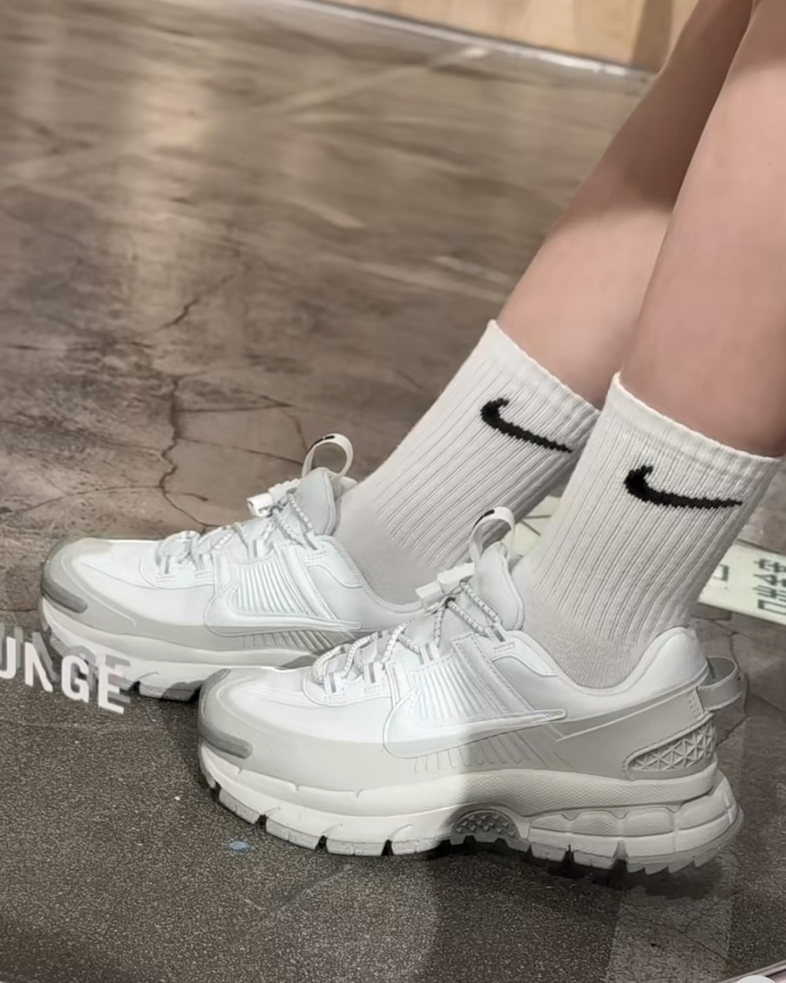 <奇蹟補貨>Nike Zoom Vomero Roam 防潑水 抽繩 機能 骨白色