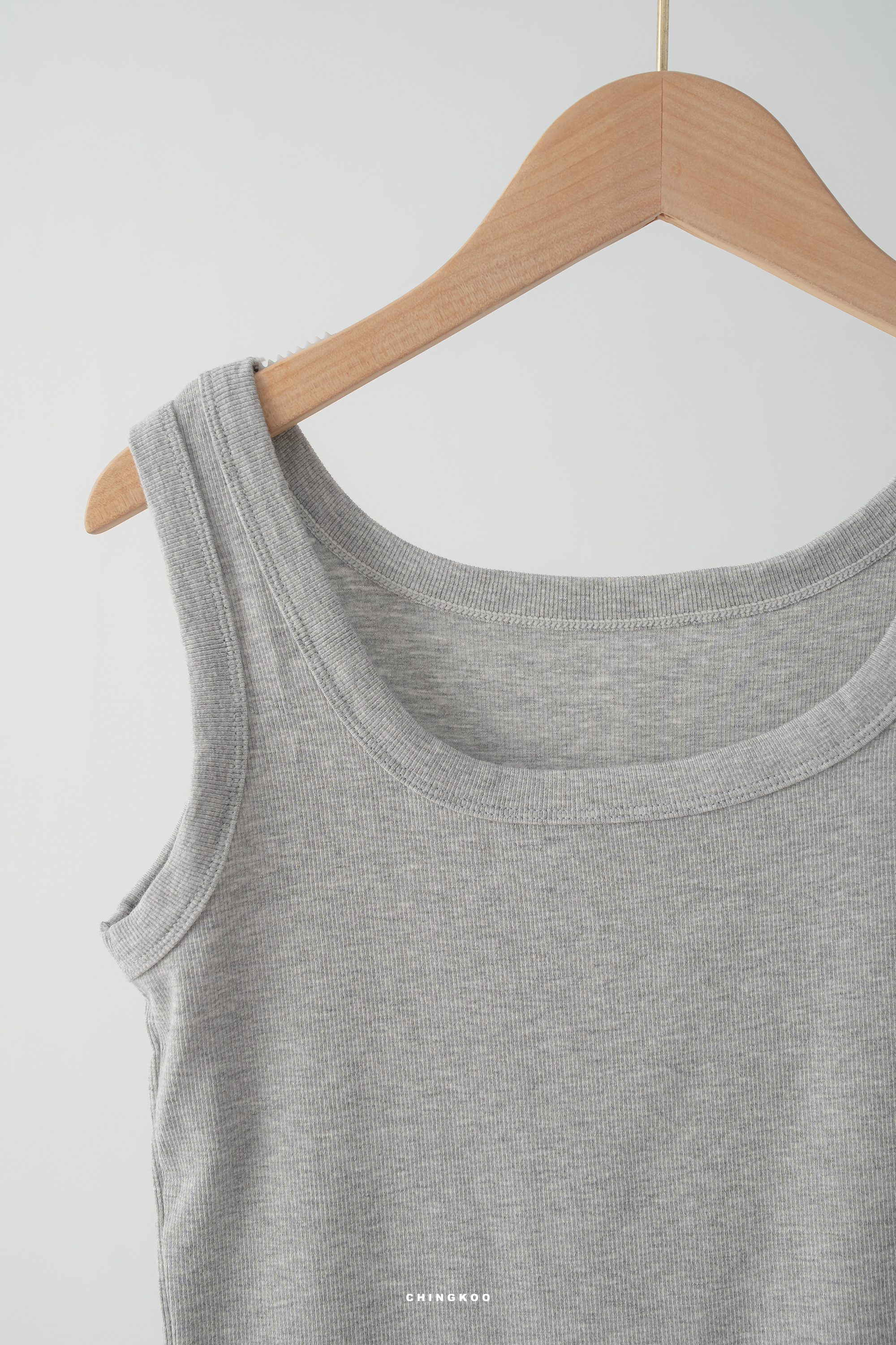 基本必備百搭削肩背心 3色