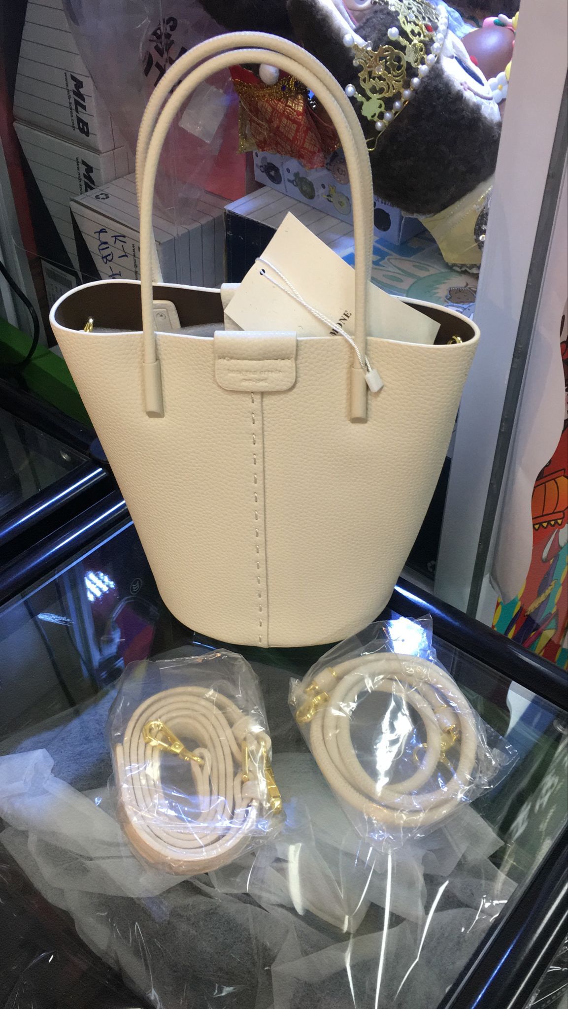 KR 皮革2 WAY BAG<1條長帶+1條短帶>（此為清貨價貨品不設退換）AT6 909