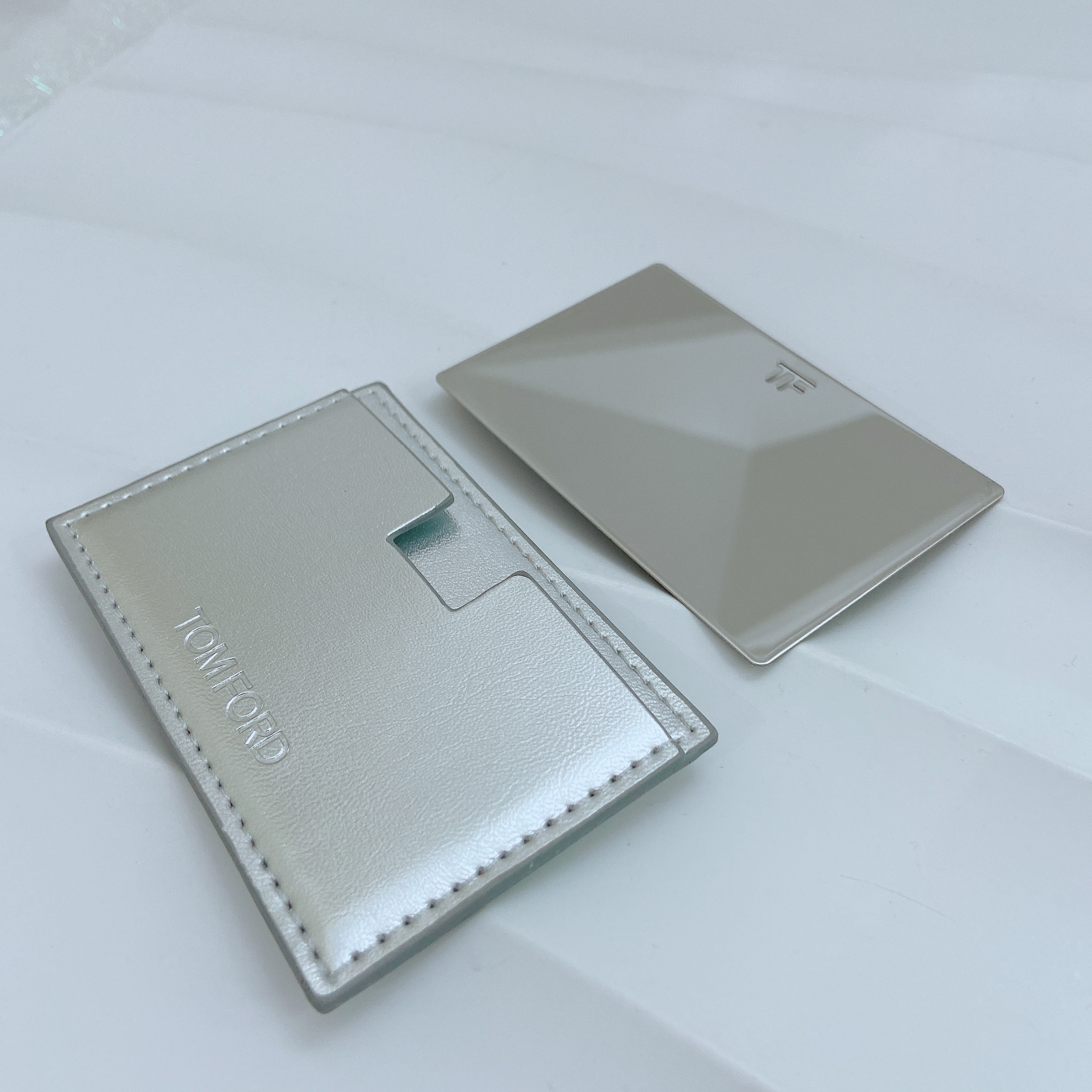 Tom Ford 卡片式化妝鏡