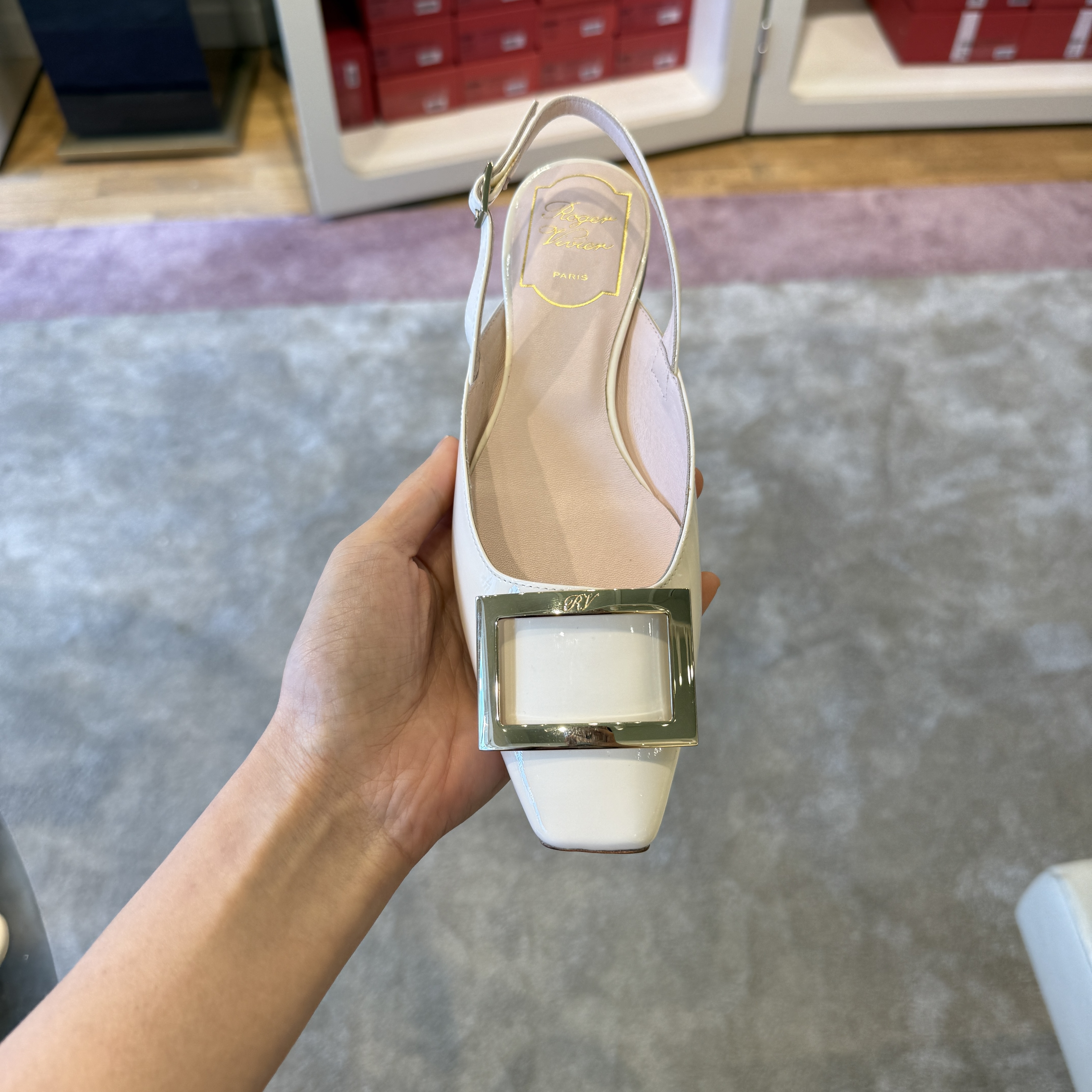 Roger Vivier RV Trompetie Slingback Cream