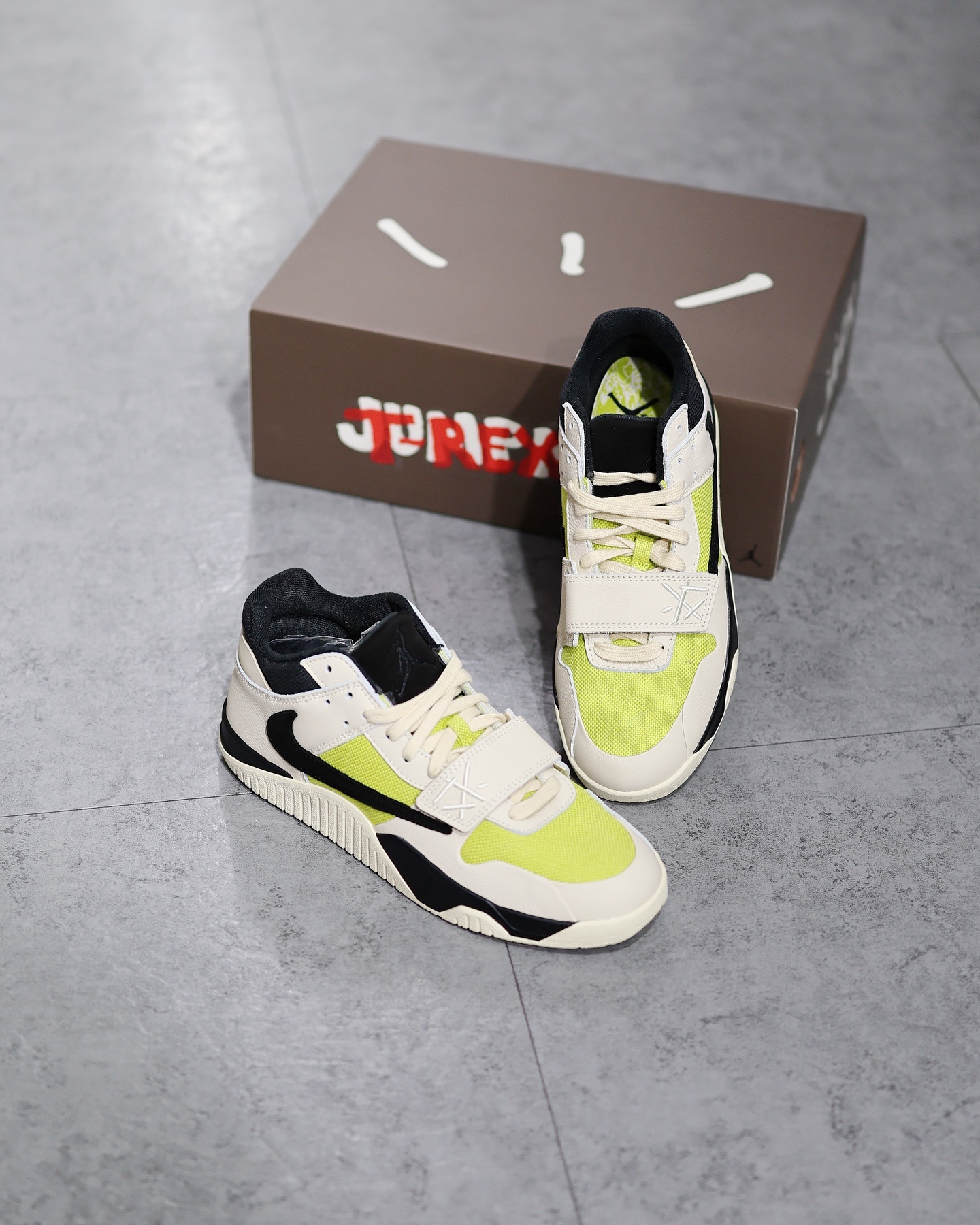 Travis Scott x Jordan Jumpman Jack TR “Bright Cactus” 螢光黃倒勾帆布 FZ8117-102