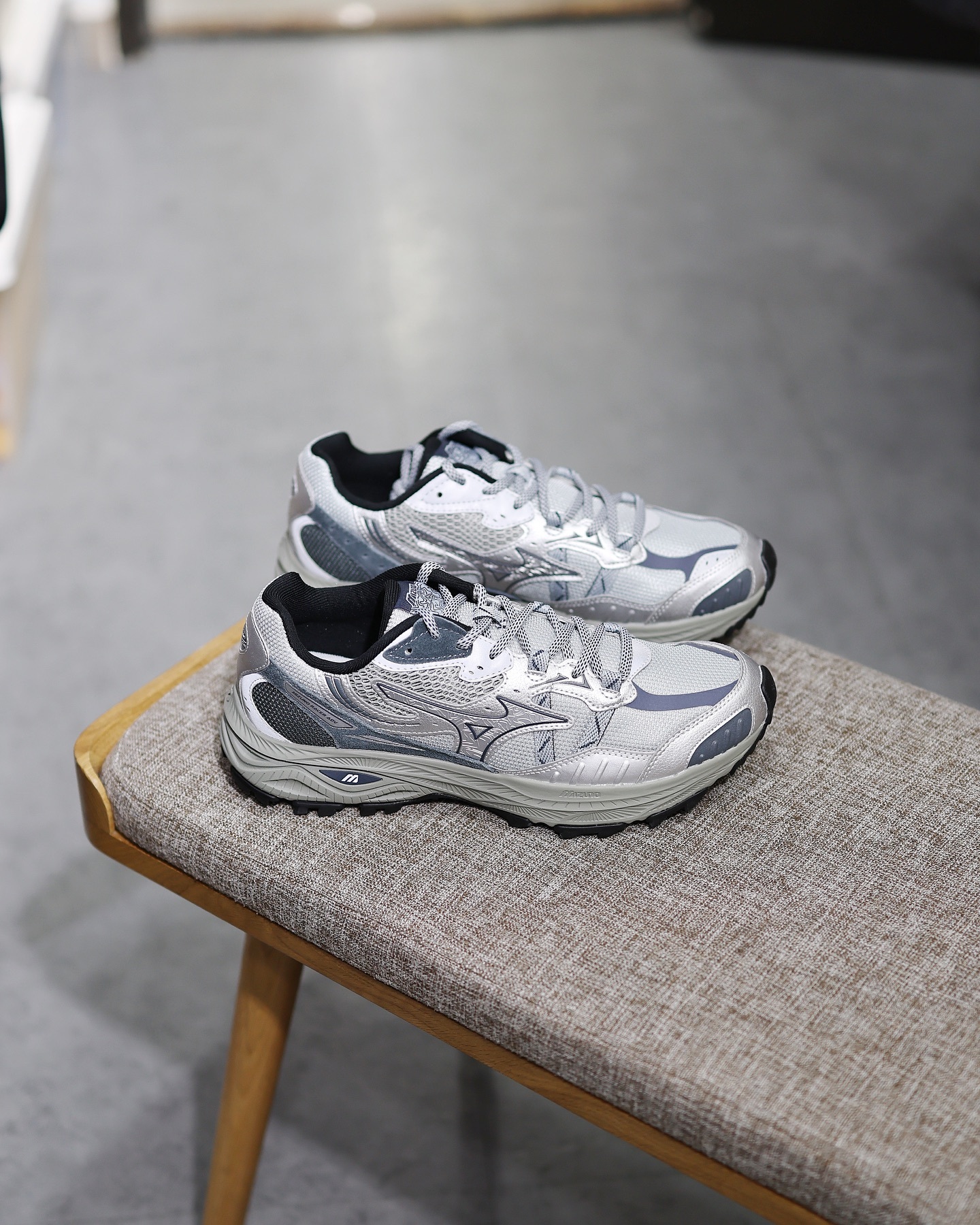MIZUNO RACER ADV Grey Sliver 山系 灰銀色