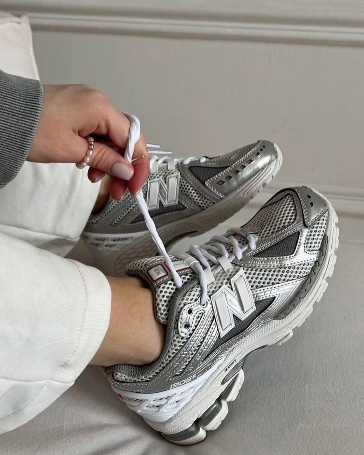 New Balance M1906RCB White Silver白銀