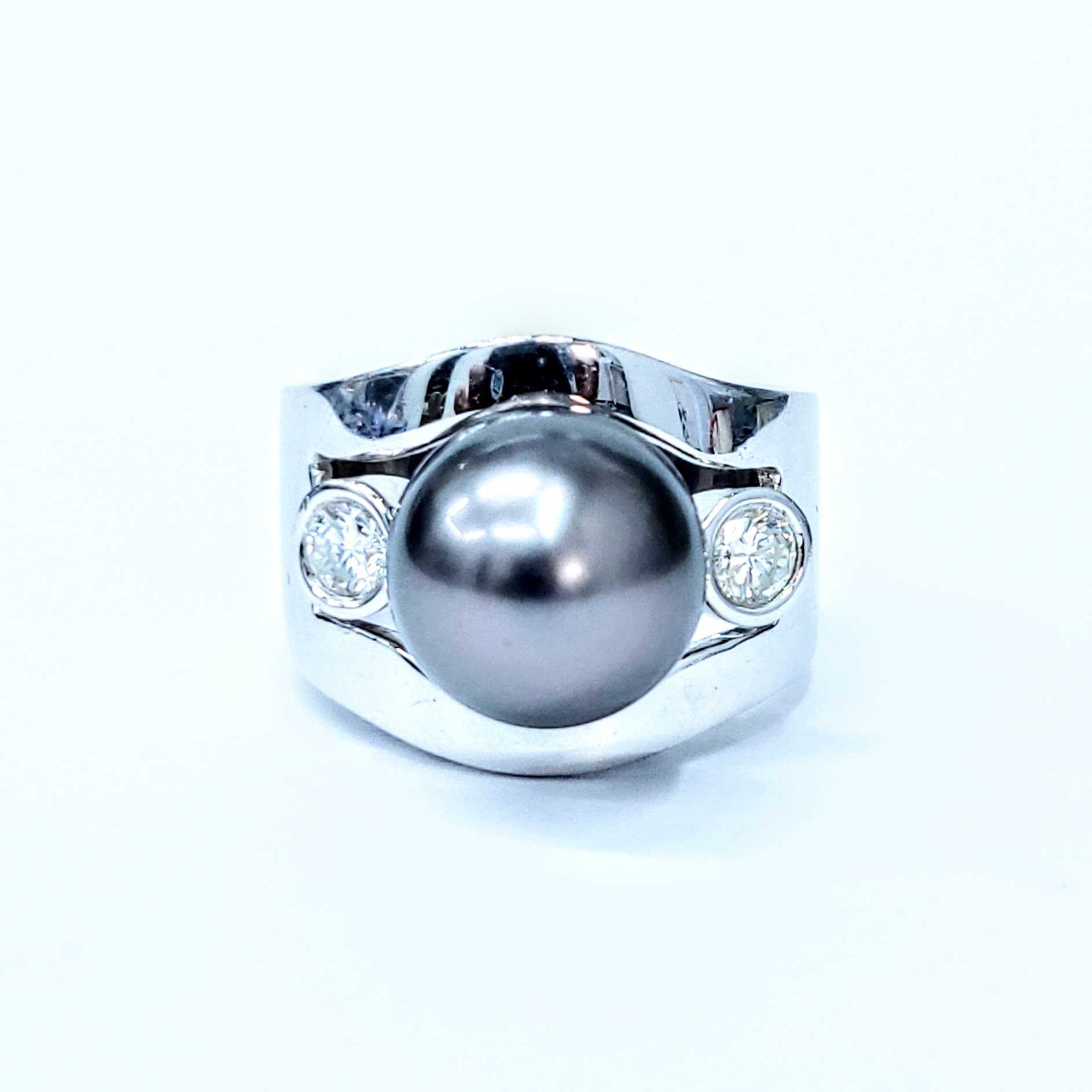 18K White Gold 0.36ct Diamond and Pearl Ring