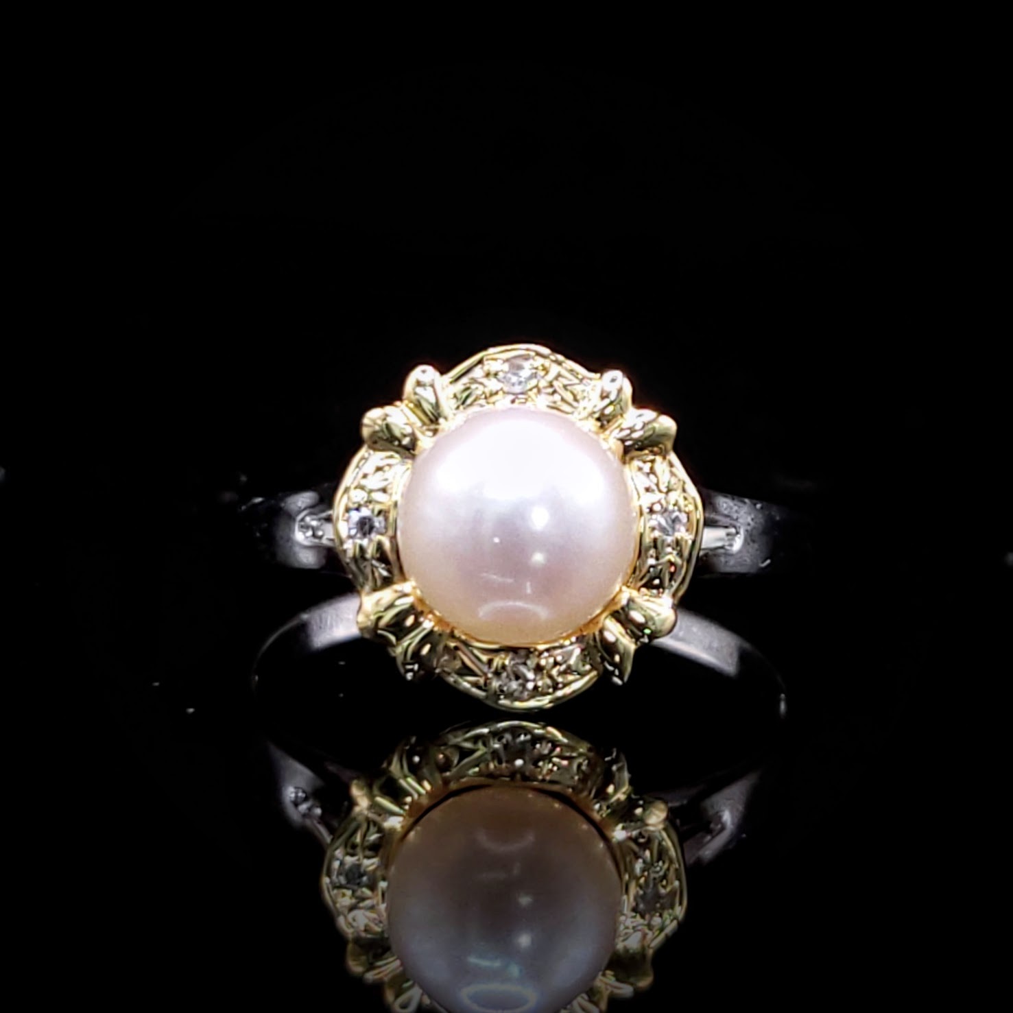 14K Gold 0.02ct Pearl and Diamond Ring