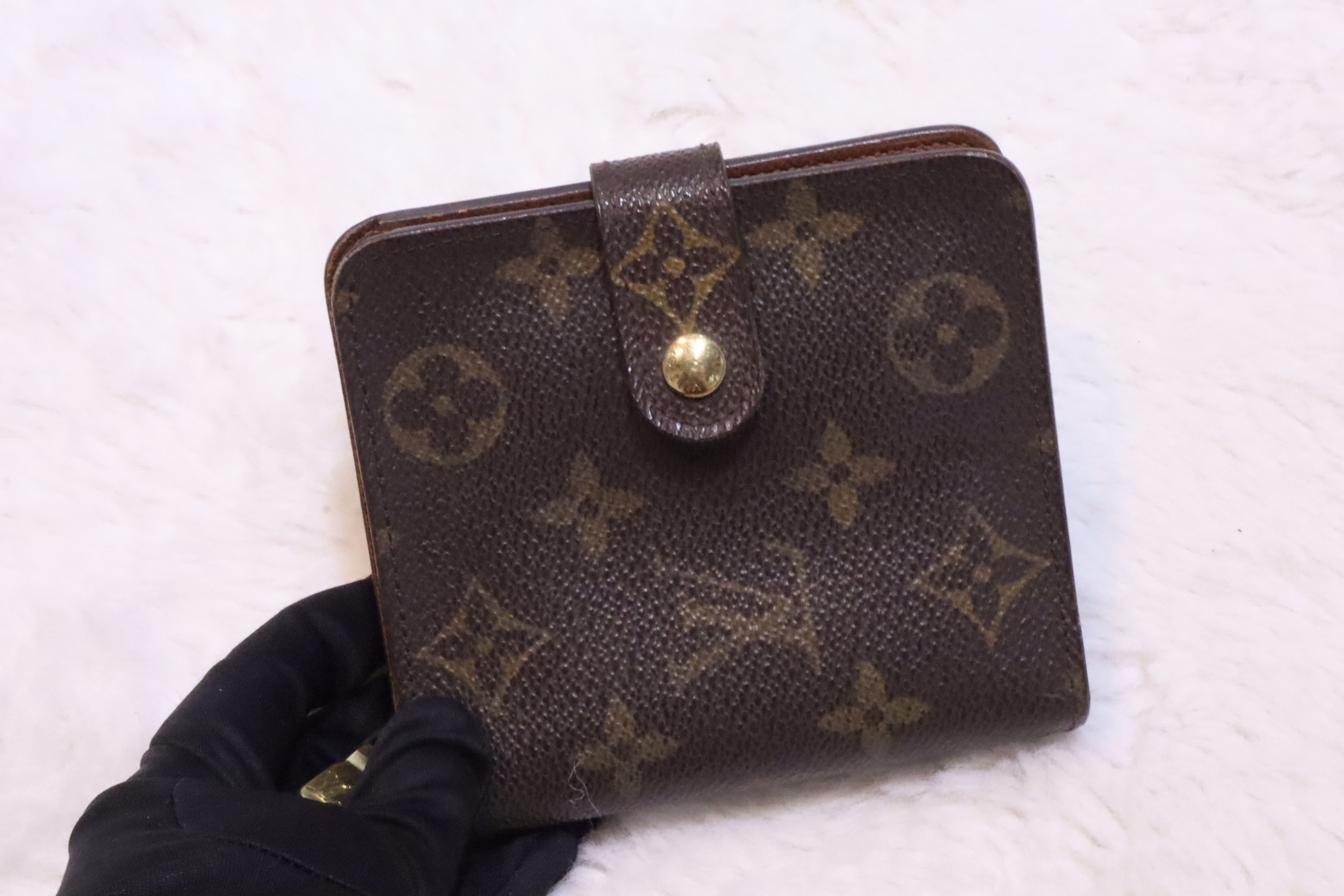 Lv wallet🤎