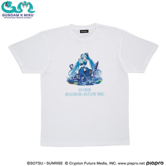 234918 Pbandai 預訂 2025/10月 ガンダム45周年 × 初音ミク Tシャツ 初音ミク × ダブルオーガンダム