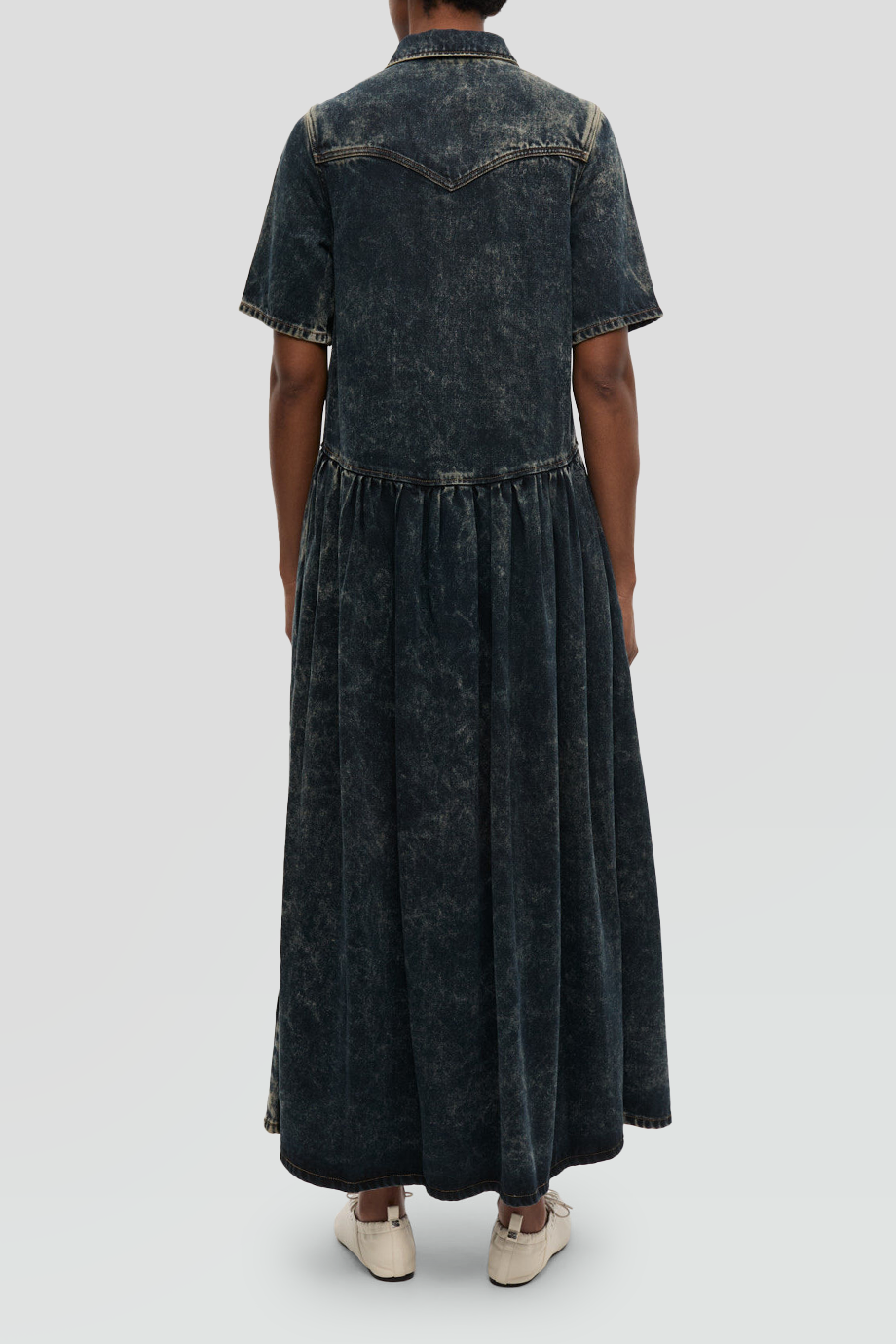 GANNI｜DENIM 套染襯衫式牛仔長洋裝