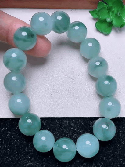 519372 翡翠冰飄花手串 (13.2mm直徑)