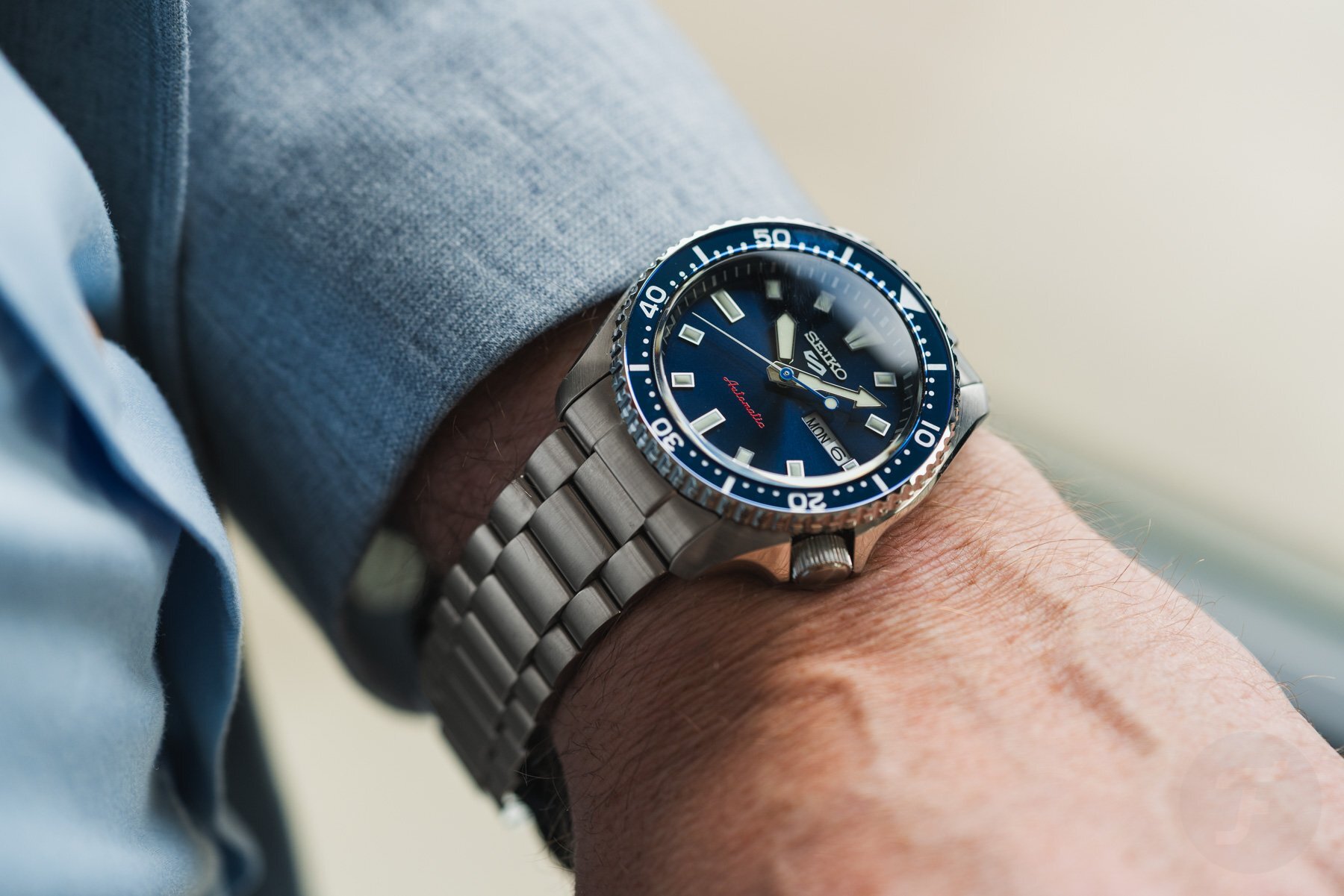 萬年鐘錶- SEIKO 5 Sports SKX 藍面經典復刻機械男錶SRPL83K1