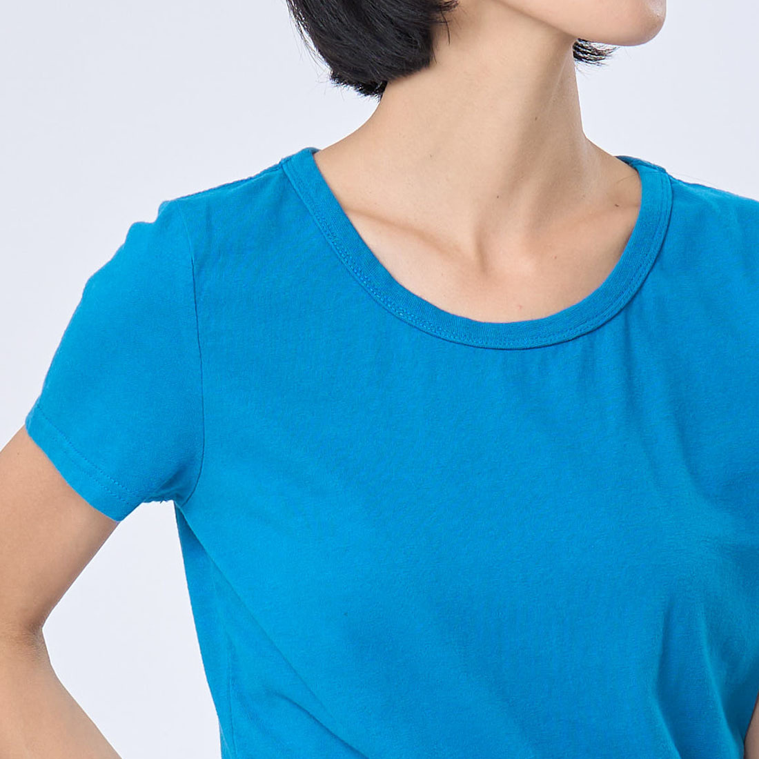 簡單圓領 素面 蜜桃棉 女T 海藍色