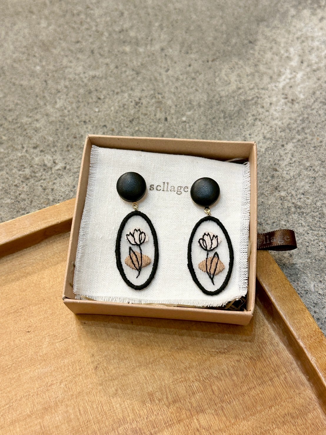 [scllage] 花形 - 刺繡耳針 | NO.37