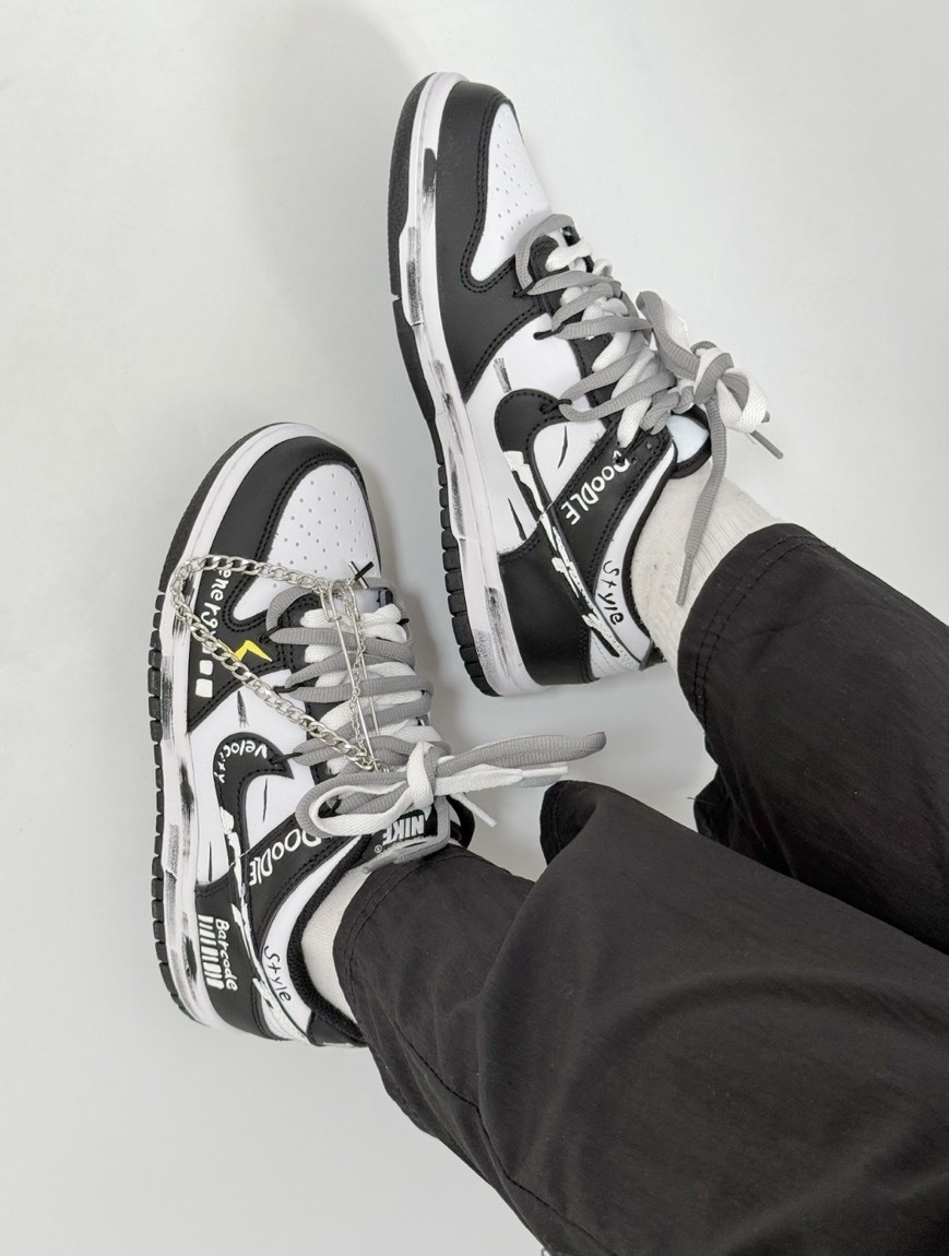 【訂製鞋款】 Nike Dunk Low 黑白 熊貓 塗鴉 銀色 鍊子 裝飾 休閒鞋 DD1391100(Team329-通用energy)