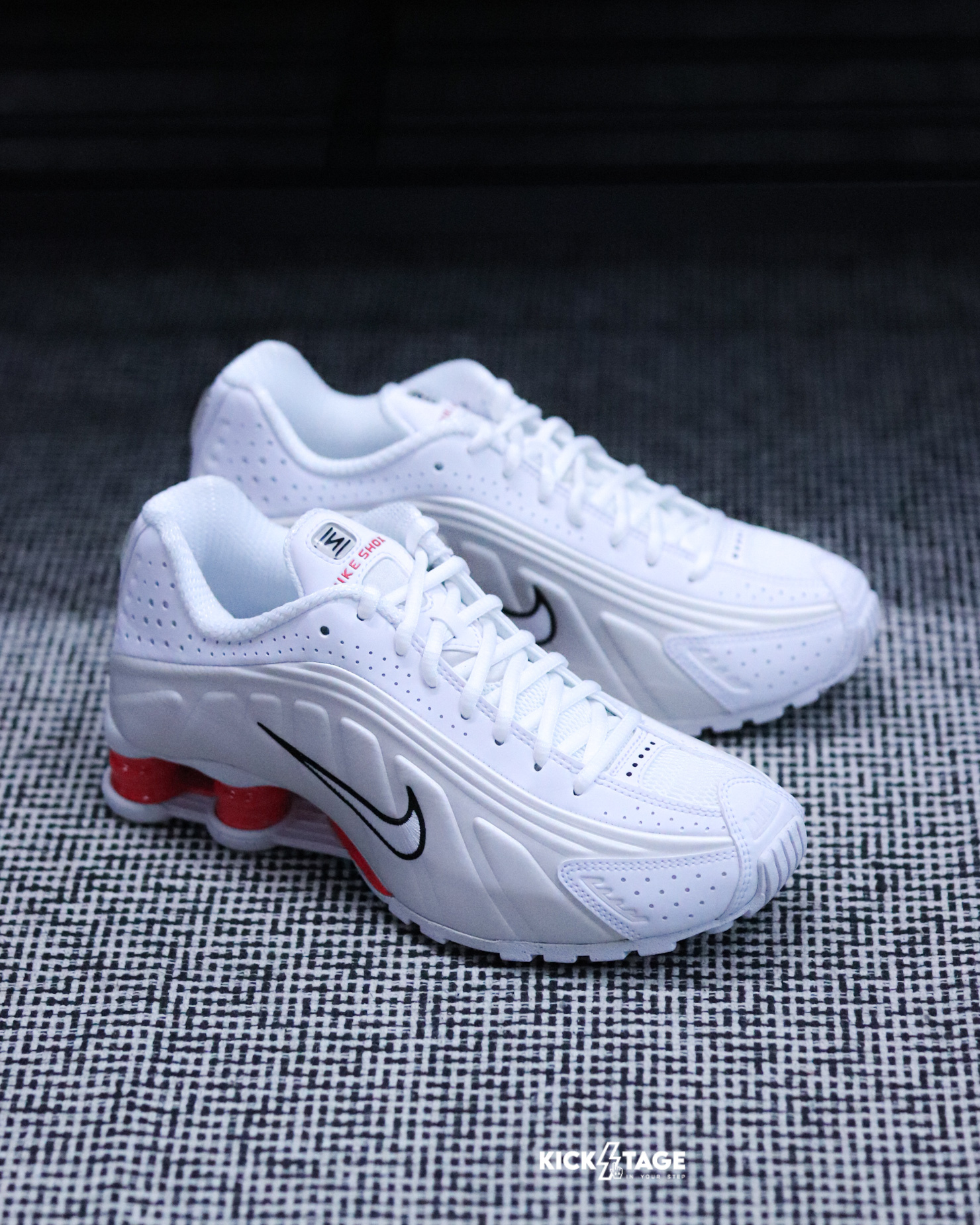 男女鞋 NIKE W SHOX R4 白米紅 氣墊 緩震 復古 反光 彈簧鞋 運動鞋【AR3565-103】