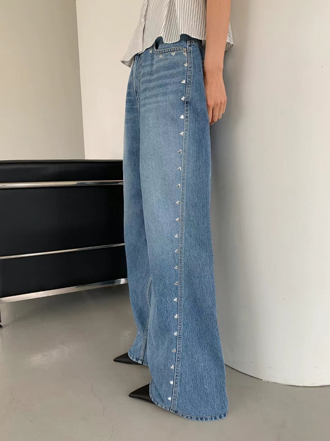 愛心鉚釘高腰寬牛仔褲｜修飾版型感十足