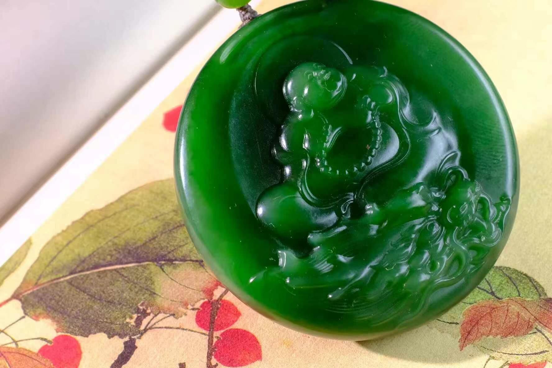 51974 和田玉碧玉滿綠色彌勒佛圓牌掛件 (51mm直徑)