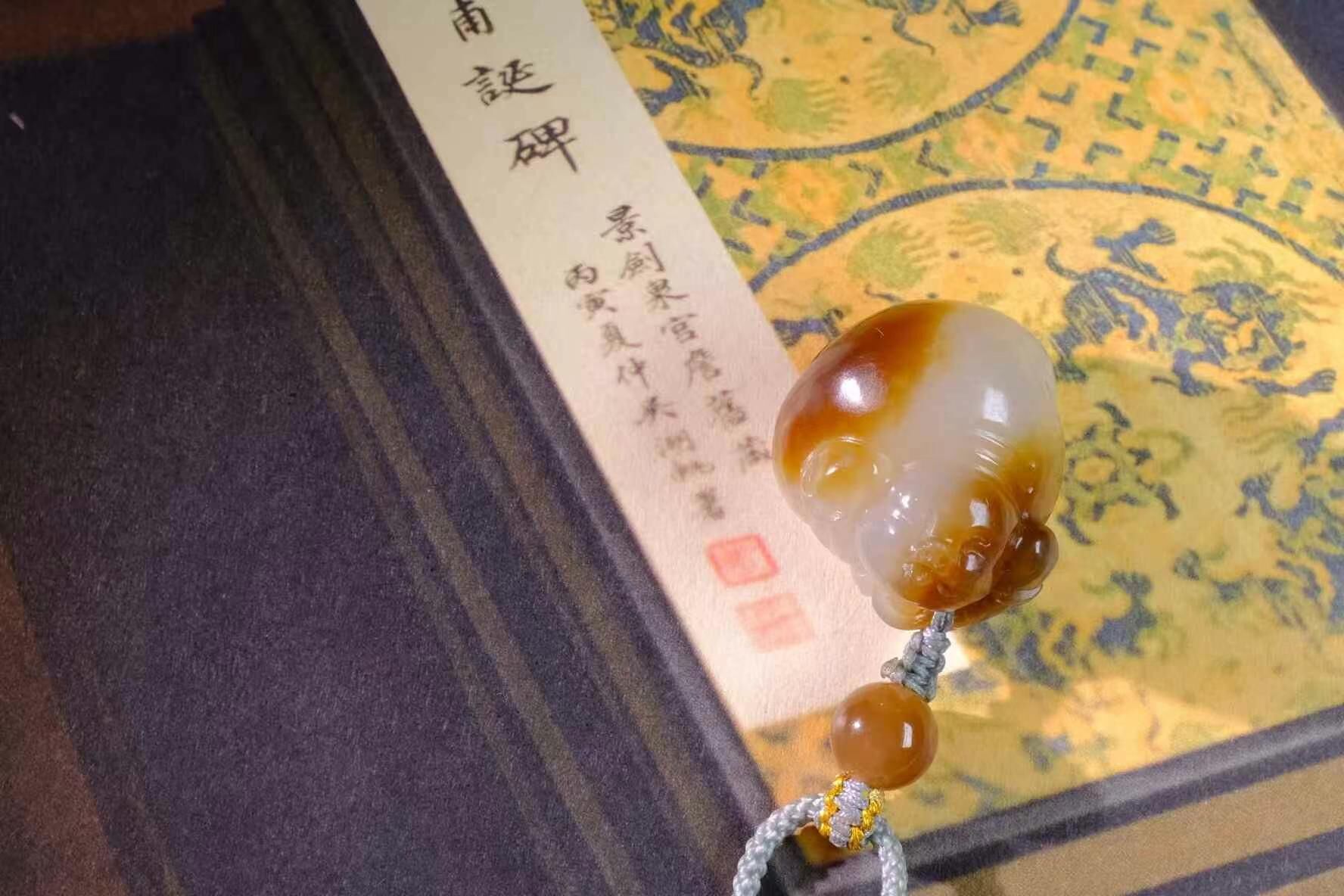 和田玉且末糖白福豬掛件,天然和田玉軟玉