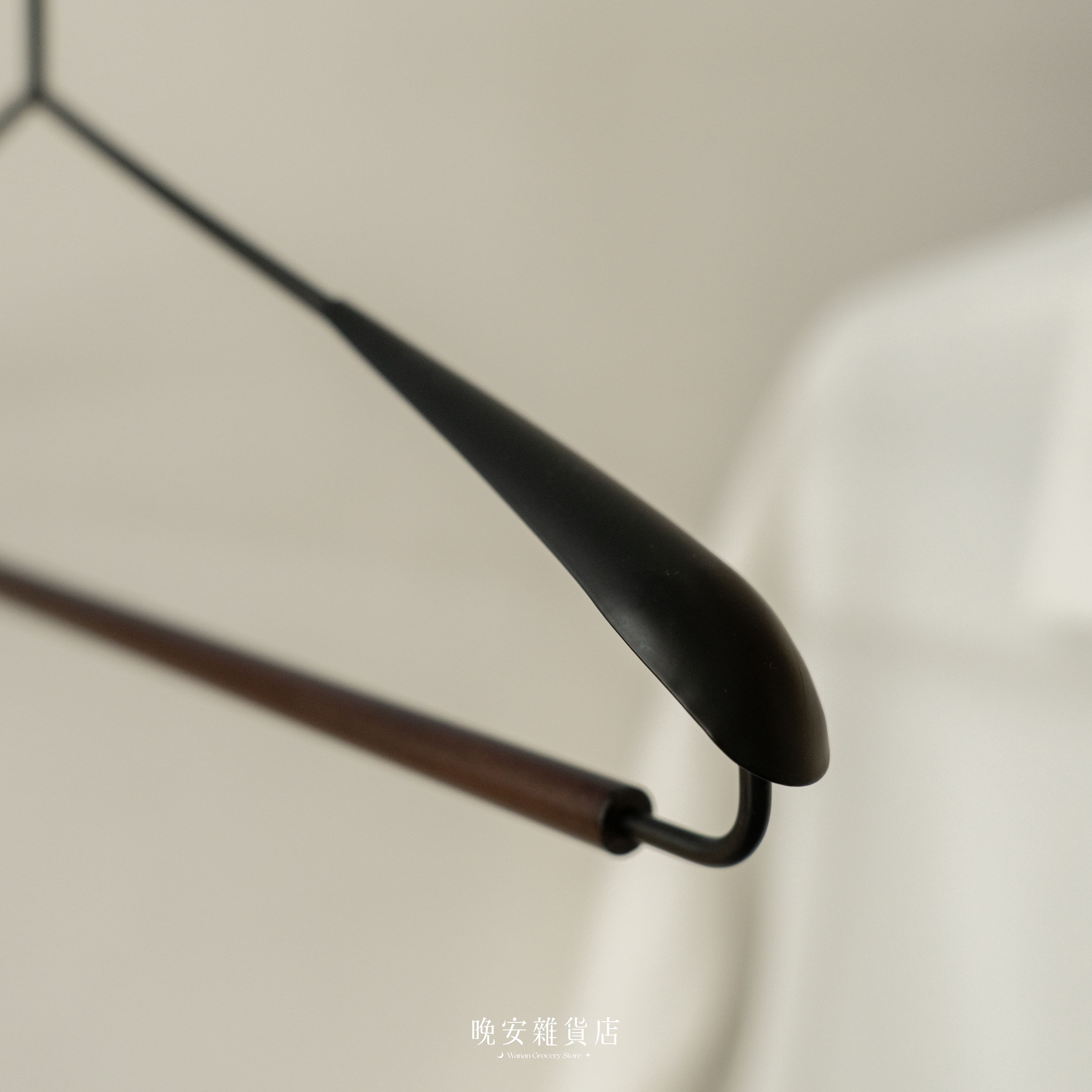 【質感與實用兼備】復古實木金屬衣架｜加寬支撐衣架