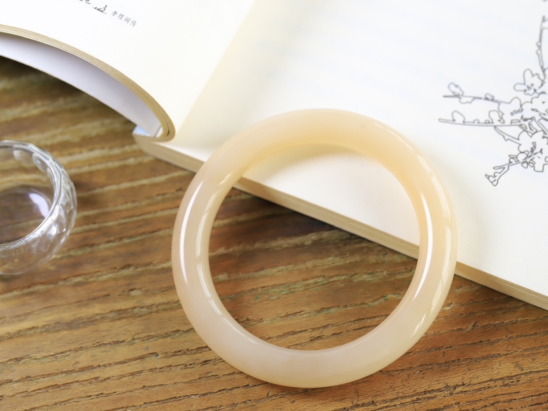 519131 58.5mm和田玉收藏級藕粉粉黛手鐲 (58-60)