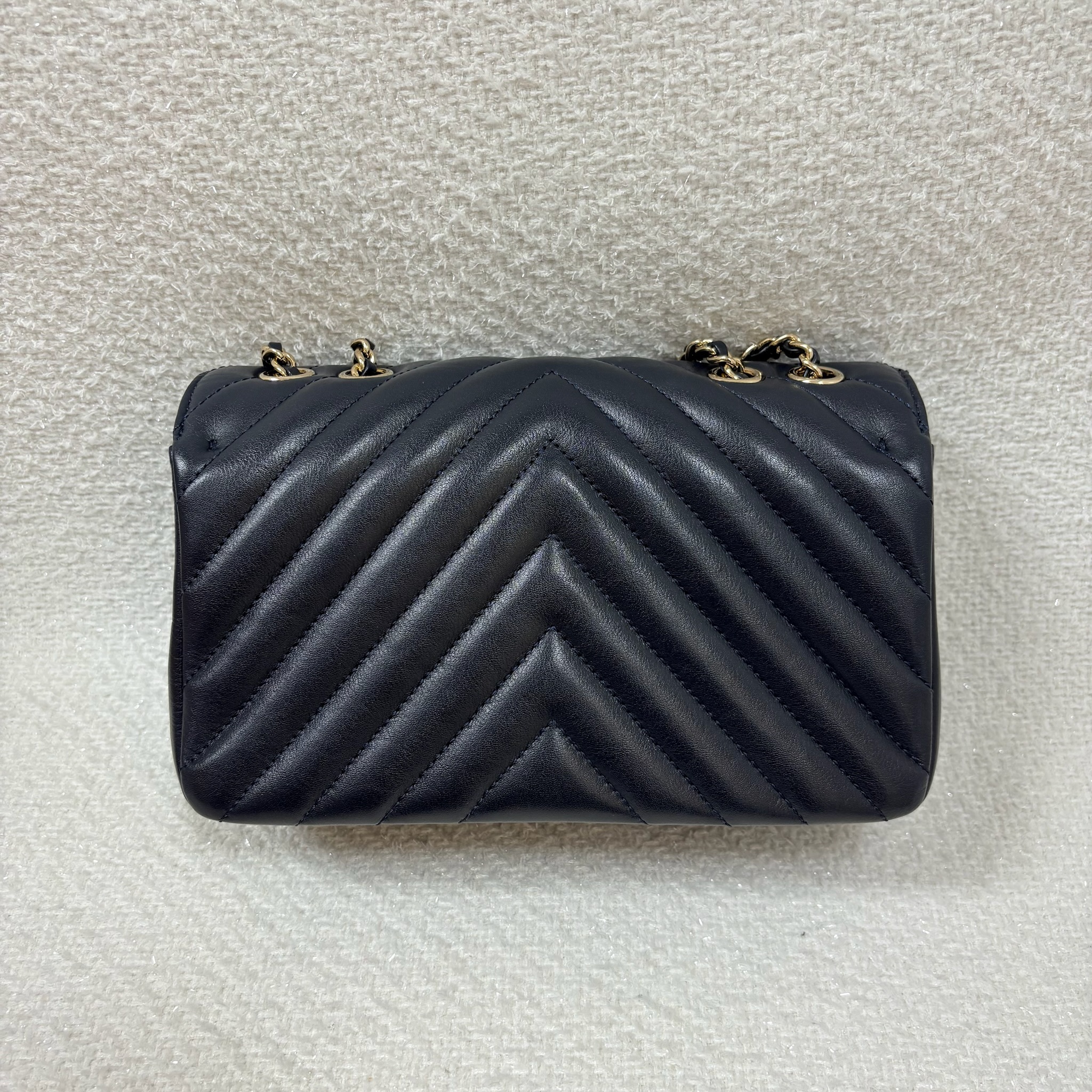 Chanel Flap Bag - Navy / Ghw