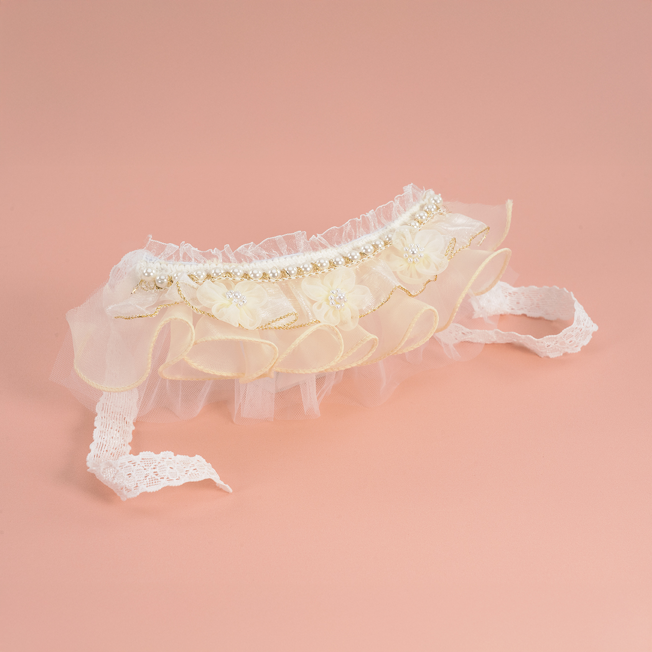 Golden Lace with Flower Collar