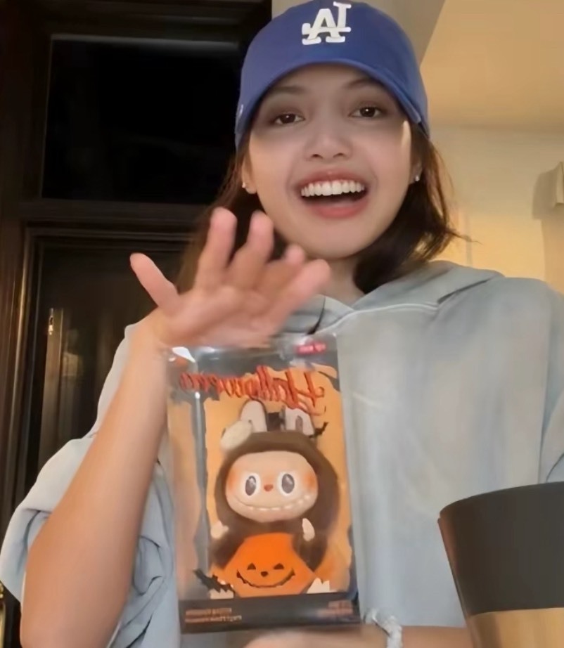 POP MART LABUBU 坐坐南瓜吊飾 怪怪狂歡節系列 Blackpink女神Lisa同款