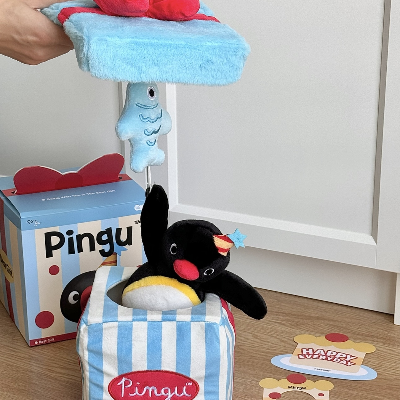 PINGU 企鵝家族 驚喜盒子 造型玩偶 毛絨禮盒 / 代購